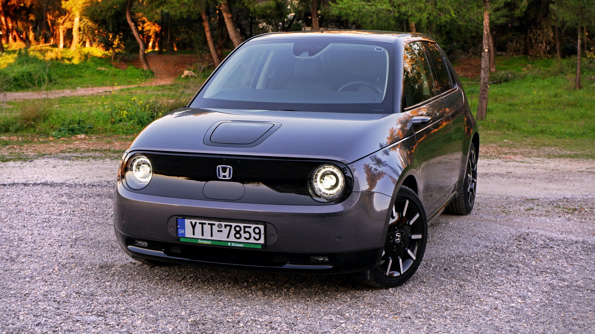 Driven: The Honda e Advance Is A Retro-Futuristic Gadget On Four Wheels