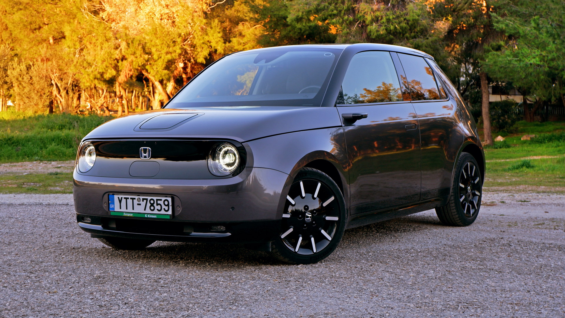 Driven: The Honda e Advance Is A Retro-Futuristic Gadget On Four Wheels