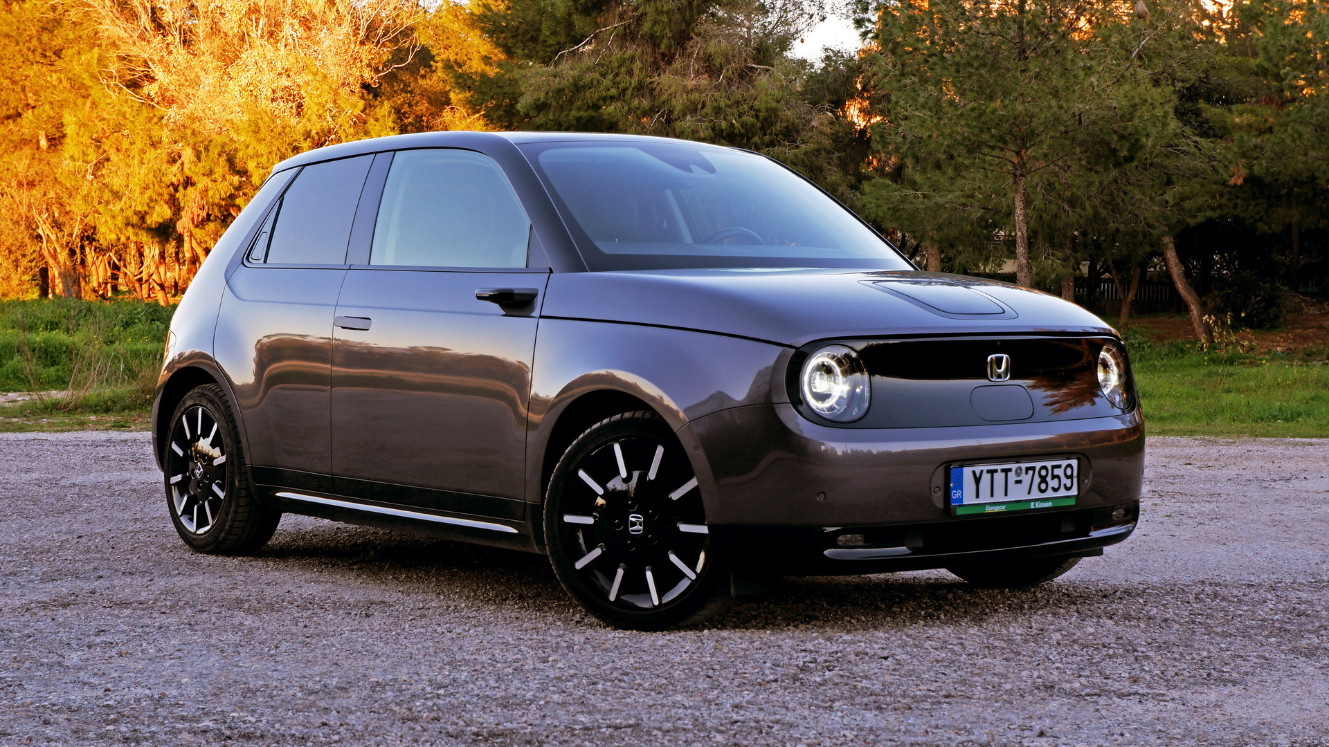 Driven: The Honda e Advance Is A Retro-Futuristic Gadget On Four Wheels