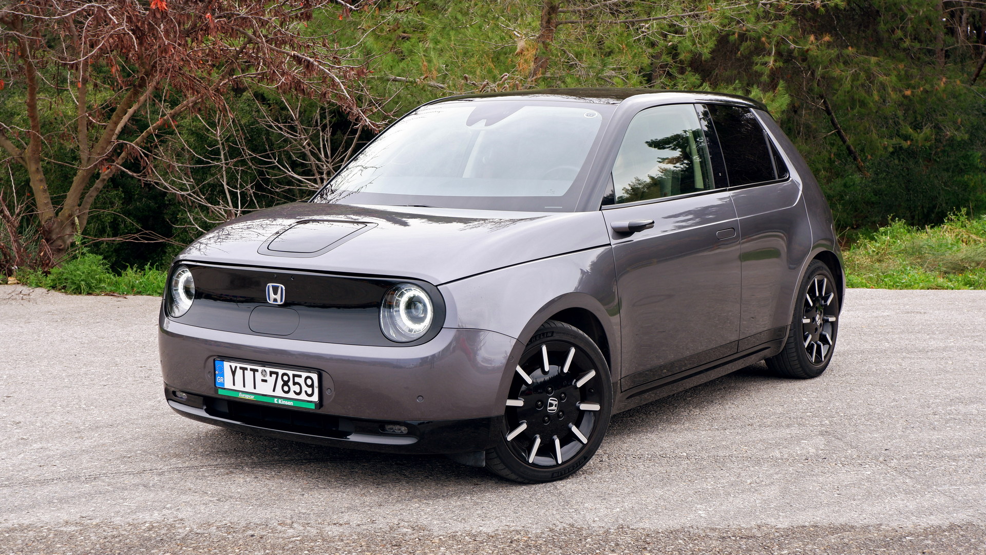 Driven: The Honda e Advance Is A Retro-Futuristic Gadget On Four Wheels