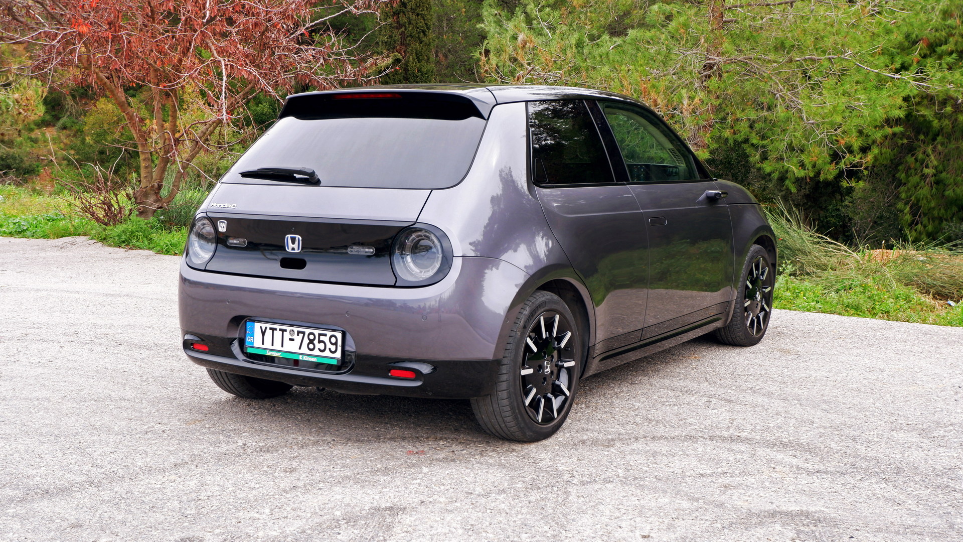 Driven: The Honda e Advance Is A Retro-Futuristic Gadget On Four Wheels