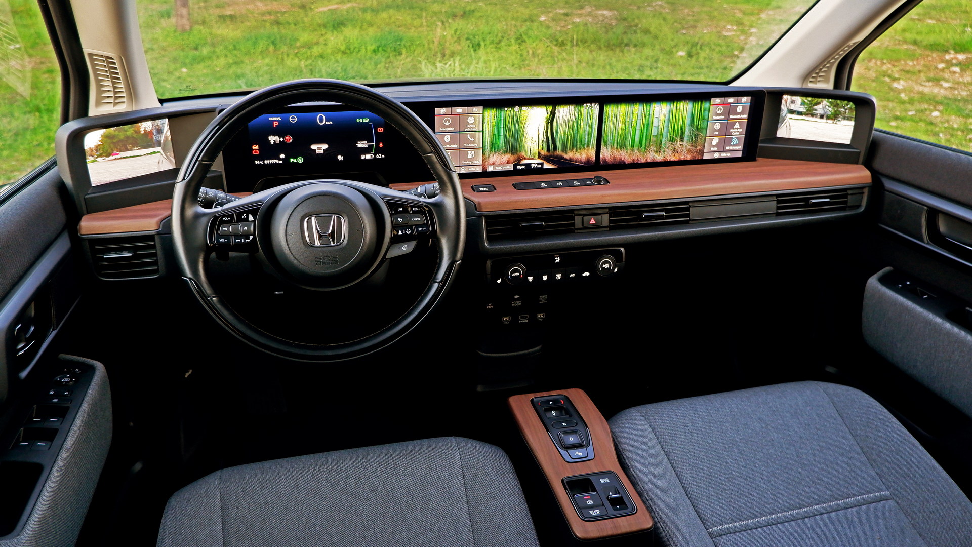 Driven: The Honda e Advance Is A Retro-Futuristic Gadget On Four Wheels