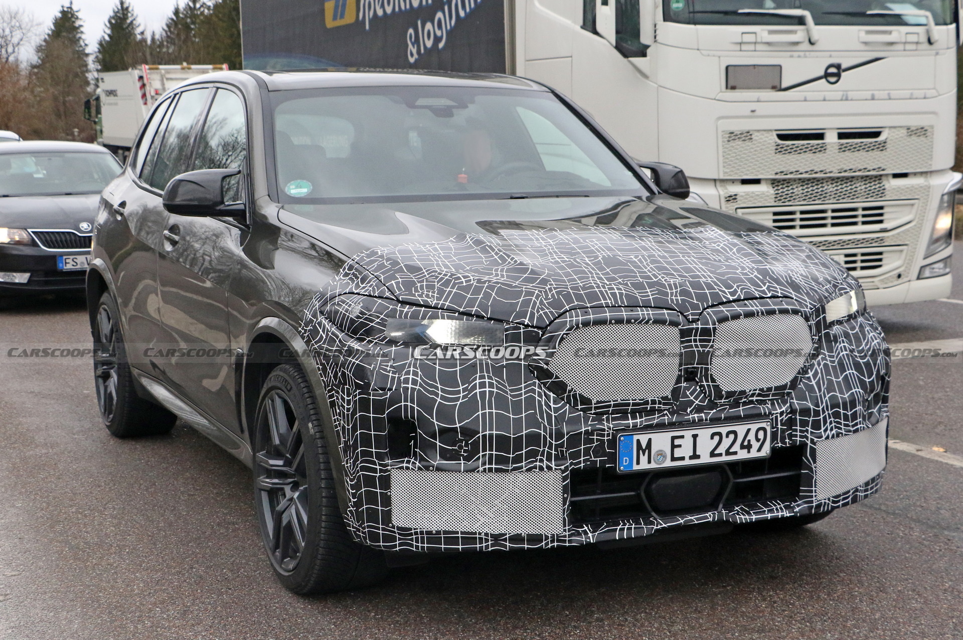 Facelifted 2024 BMW X5 M Spied Showing Its Updated Grille Design