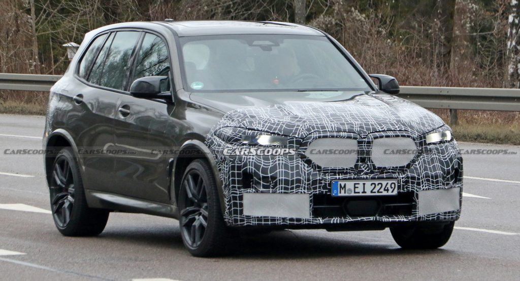  Facelifted 2024 BMW X5 M Spied Showing Its Updated Grille Design