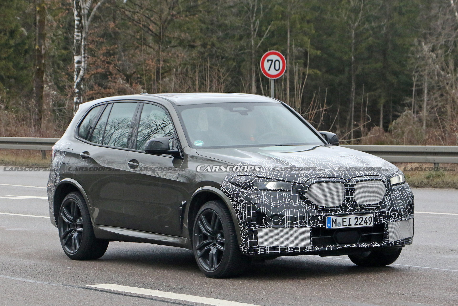 Facelifted 2024 BMW X5 M Spied Showing Its Updated Grille Design