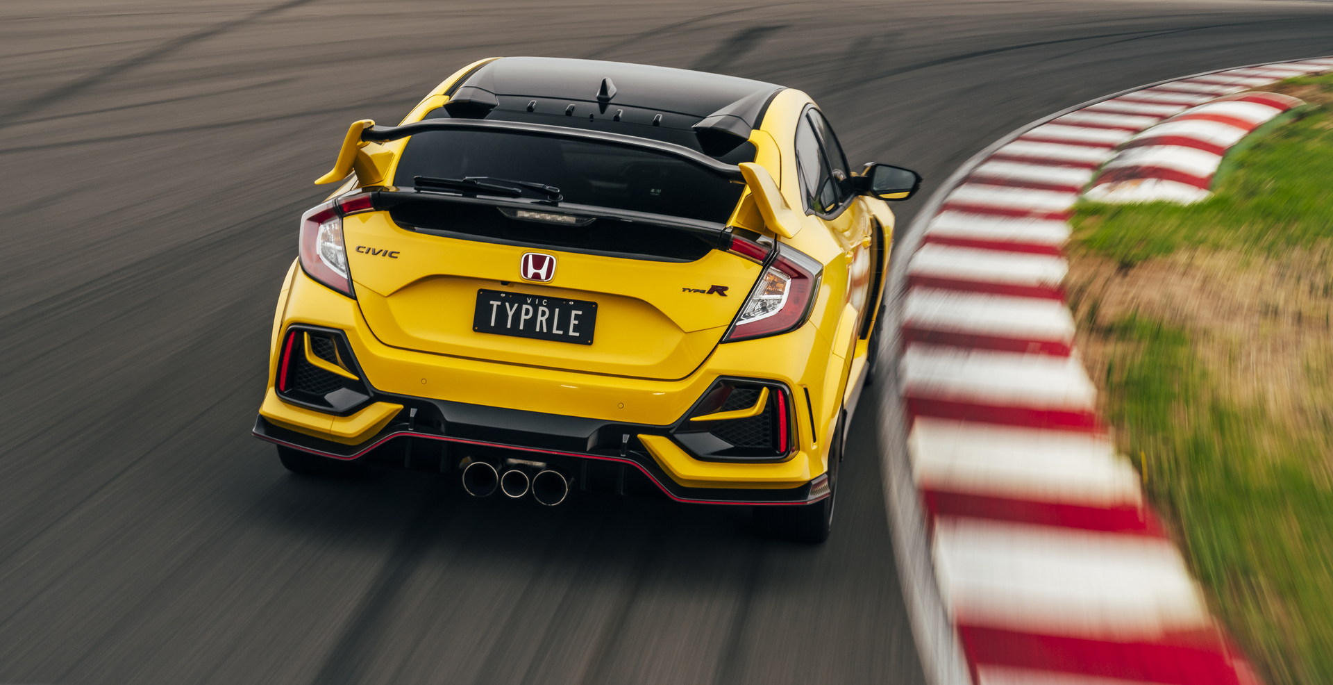 Outgoing Honda Civic Type R Limited Edition Sets FWD Lap Record At The Bend