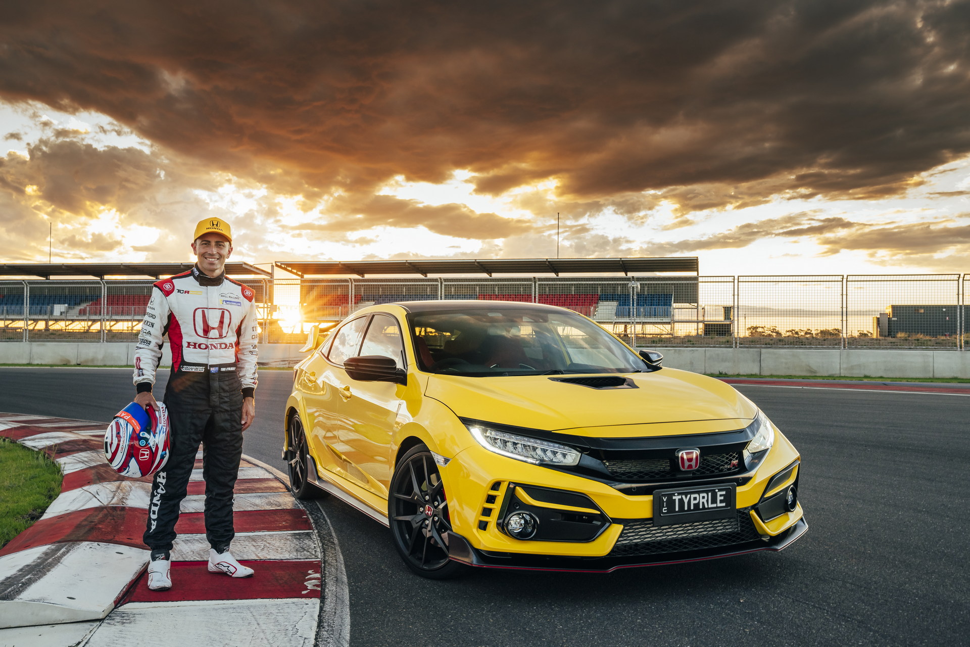 Outgoing Honda Civic Type R Limited Edition Sets FWD Lap Record At The Bend