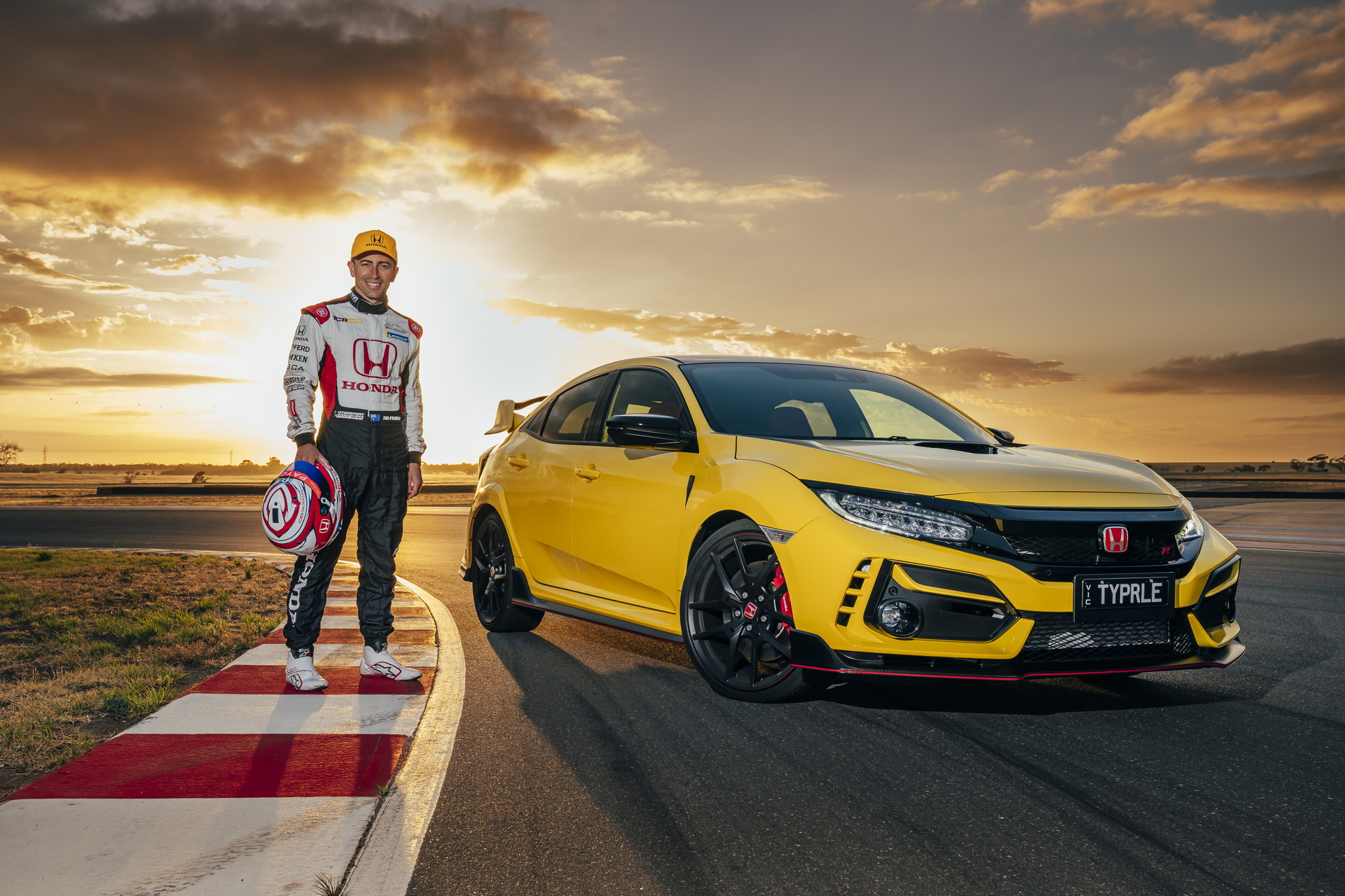 Outgoing Honda Civic Type R Limited Edition Sets FWD Lap Record At The Bend