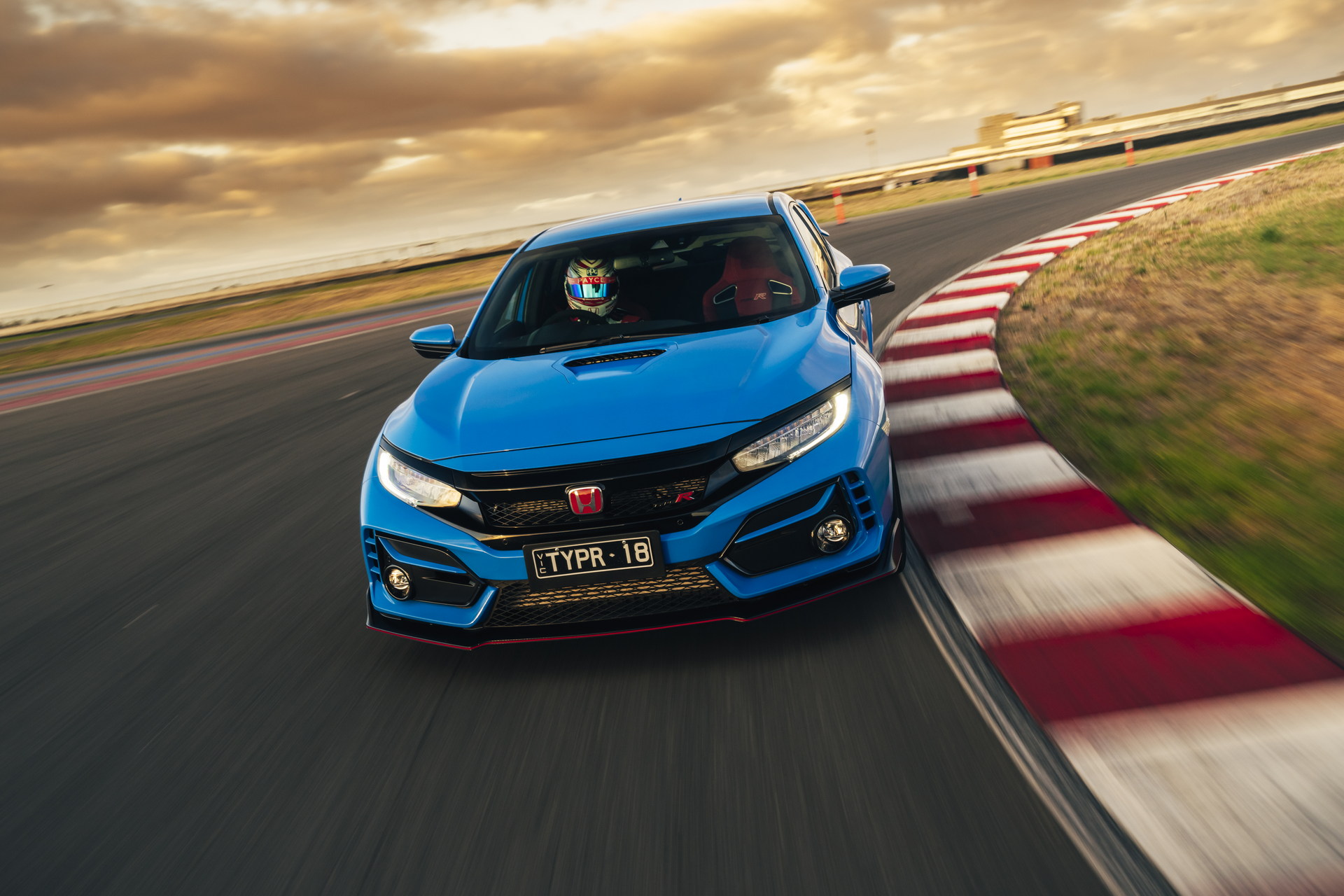 Outgoing Honda Civic Type R Limited Edition Sets FWD Lap Record At The Bend