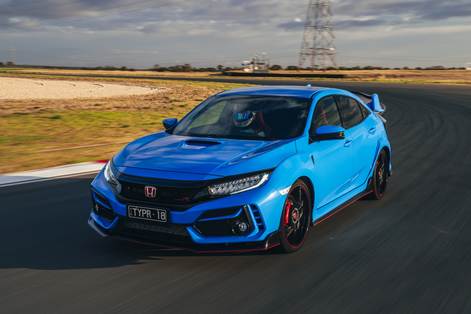 Outgoing Honda Civic Type R Limited Edition Sets FWD Lap Record At The Bend