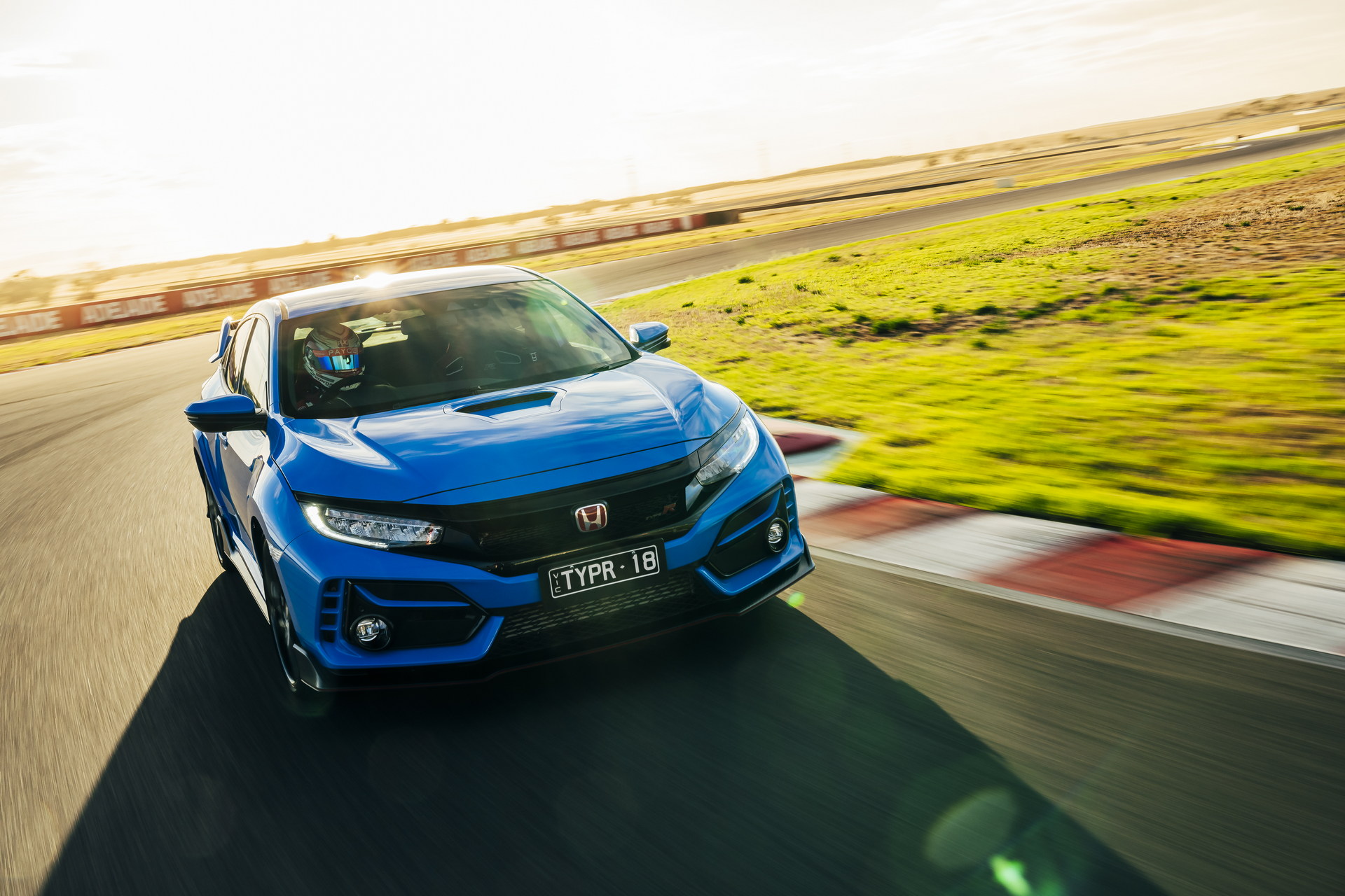Outgoing Honda Civic Type R Limited Edition Sets FWD Lap Record At The Bend