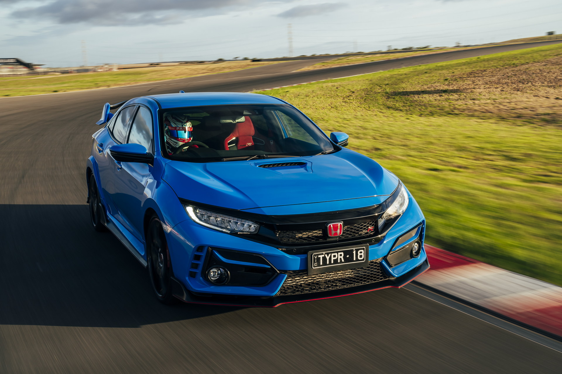 Outgoing Honda Civic Type R Limited Edition Sets FWD Lap Record At The Bend