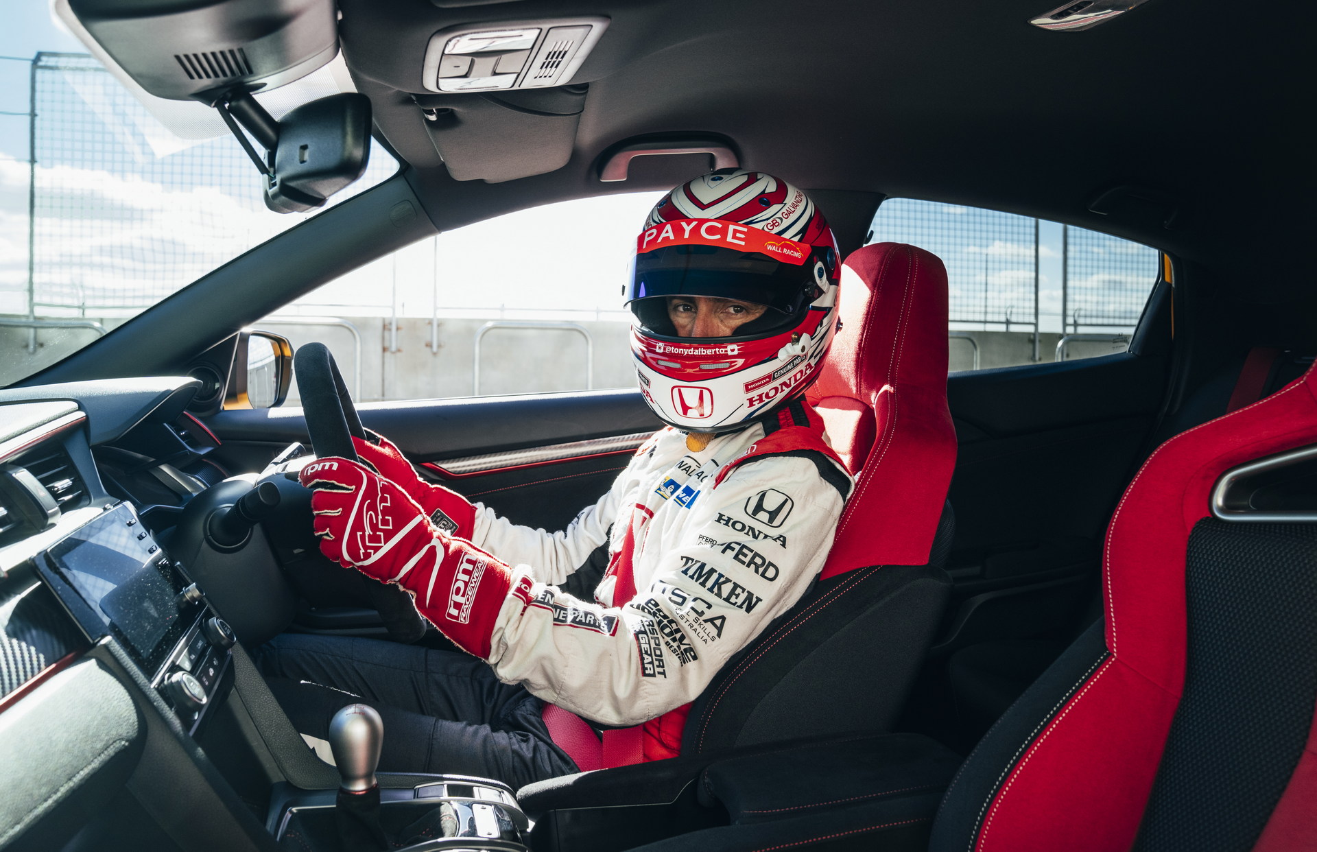 Outgoing Honda Civic Type R Limited Edition Sets FWD Lap Record At The Bend