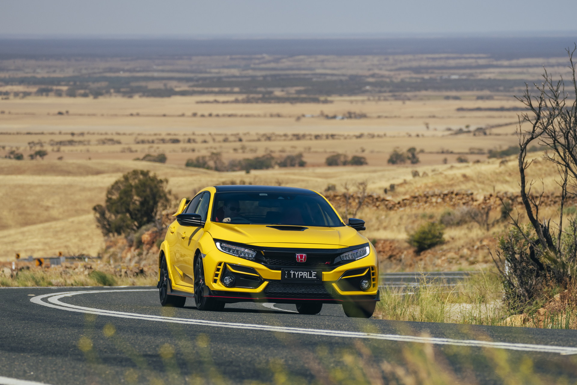 Outgoing Honda Civic Type R Limited Edition Sets FWD Lap Record At The Bend