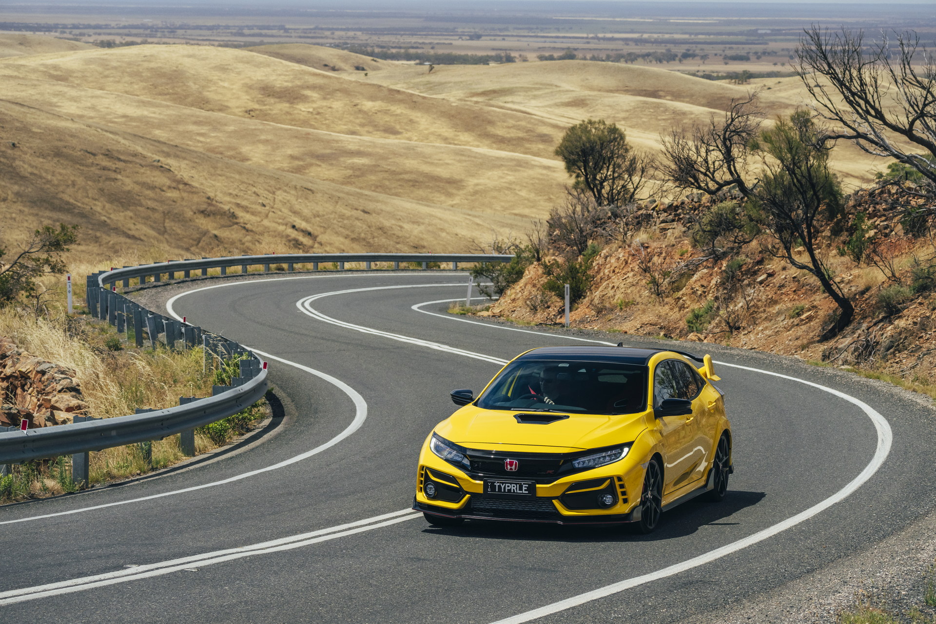 Outgoing Honda Civic Type R Limited Edition Sets FWD Lap Record At The Bend
