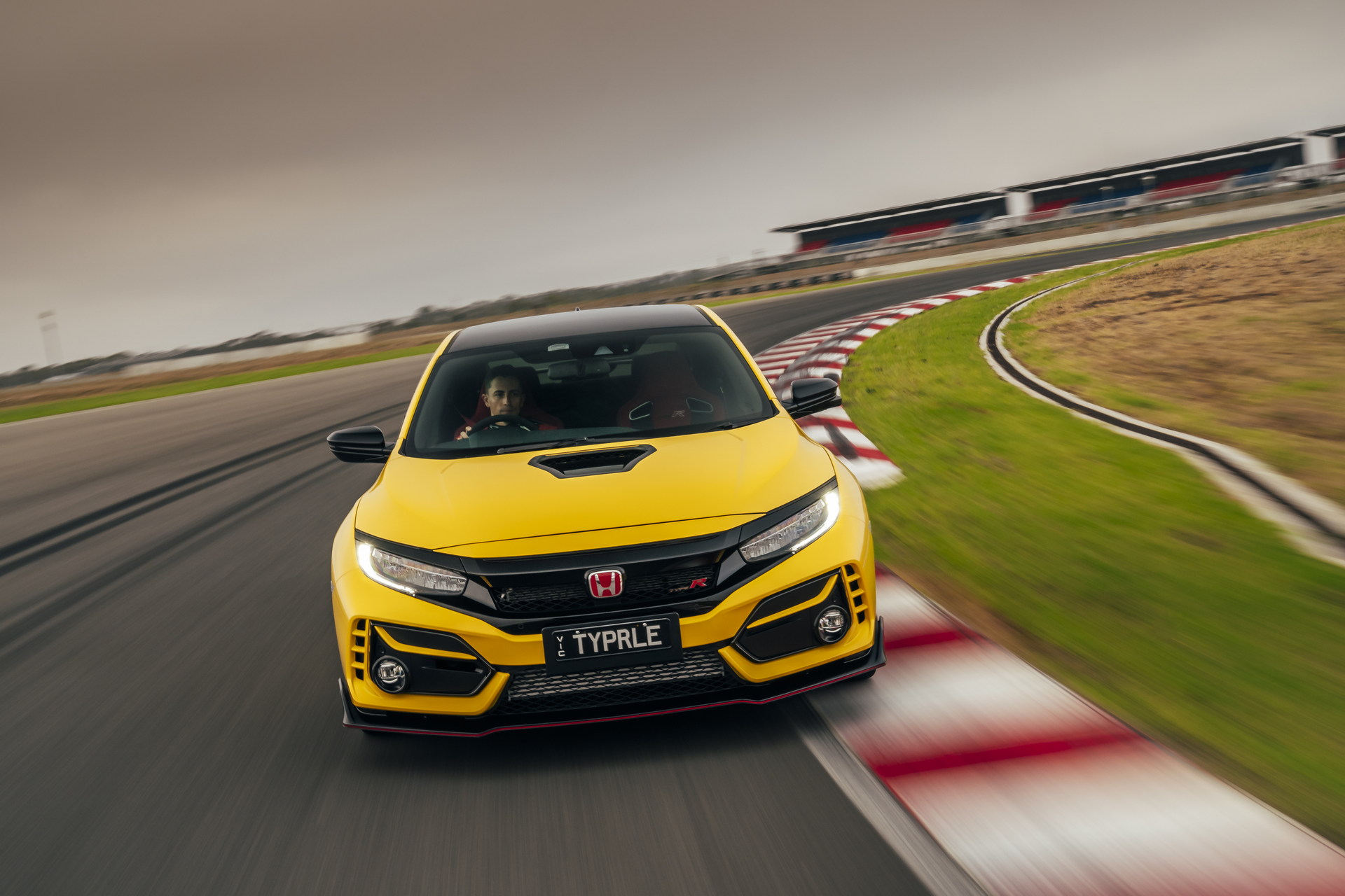Outgoing Honda Civic Type R Limited Edition Sets FWD Lap Record At The Bend