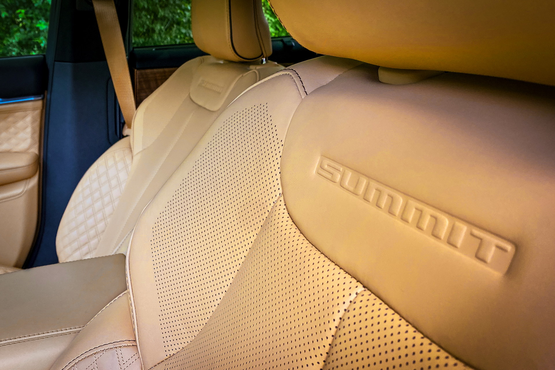 Jeep Grand Cherokee L Lands In Australia, Will Be Followed By The Grand Cherokee