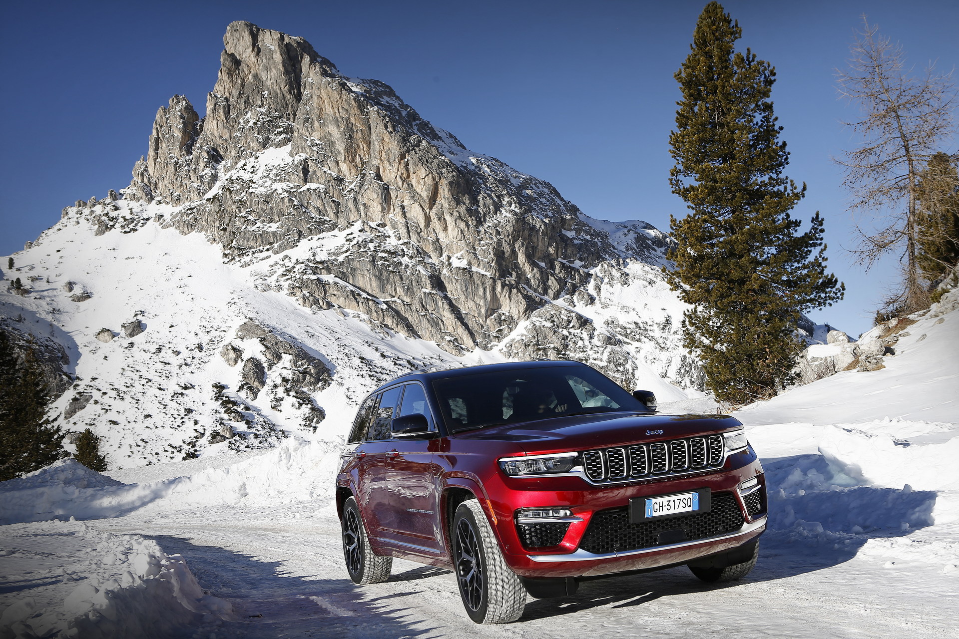 2022 Jeep Grand Cherokee Debuts In Europe Exclusively In 4Xe PHEV Form
