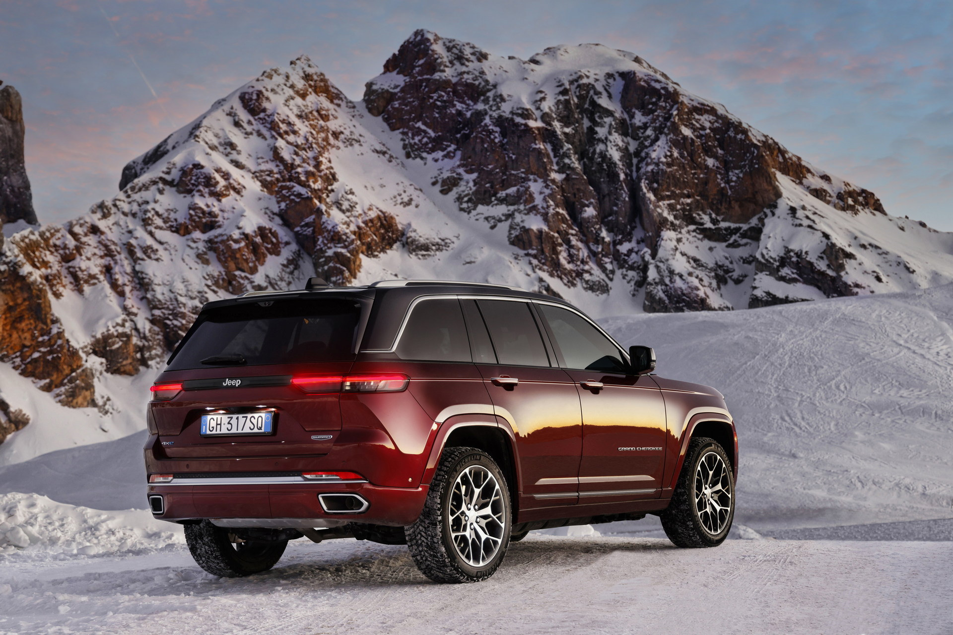 2022 Jeep Grand Cherokee Debuts In Europe Exclusively In 4Xe PHEV Form