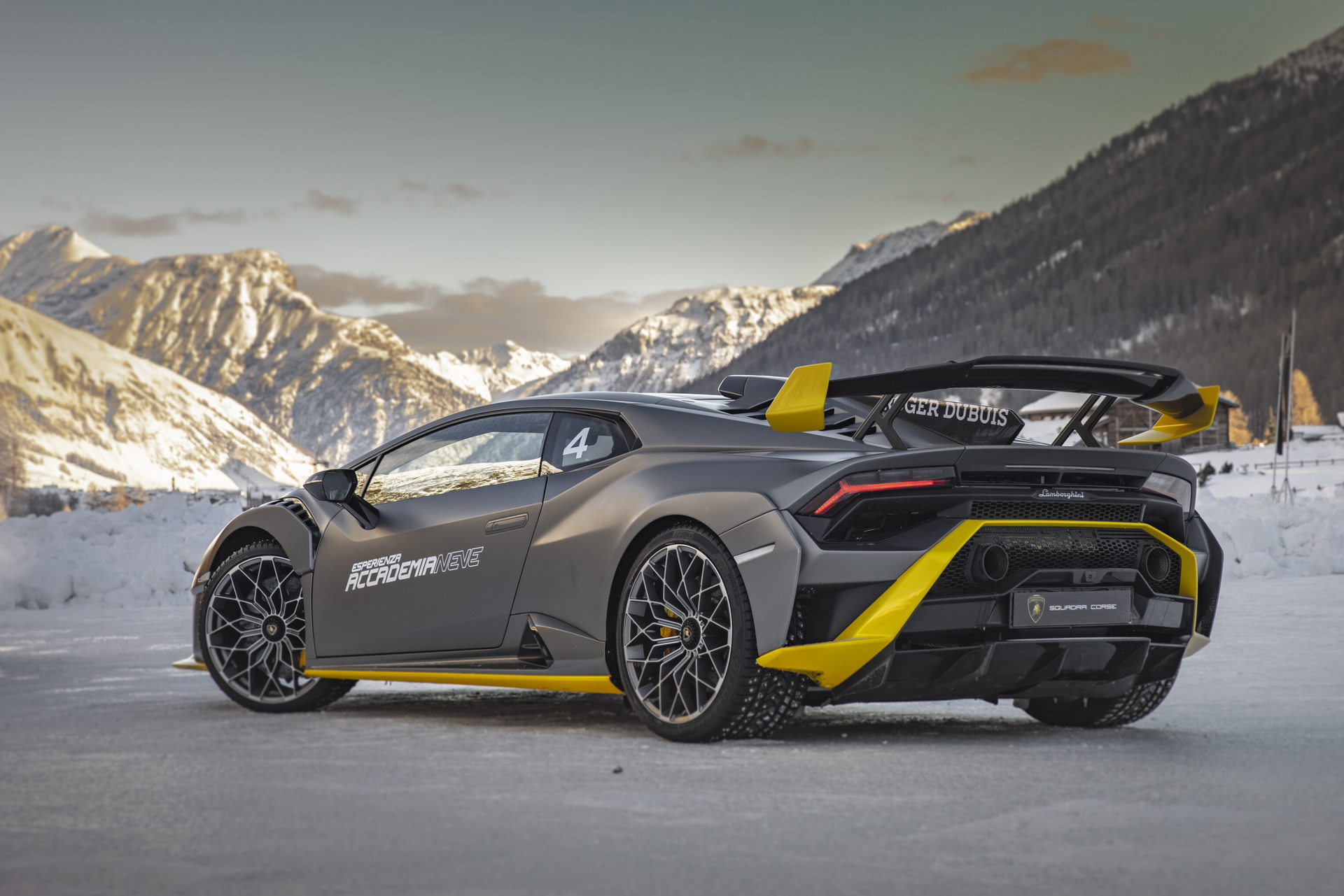 Lamborghinis Just Want To Have Fun In The Snow