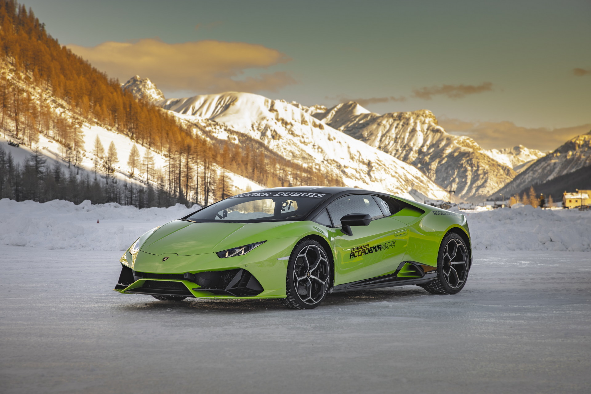 Lamborghinis Just Want To Have Fun In The Snow