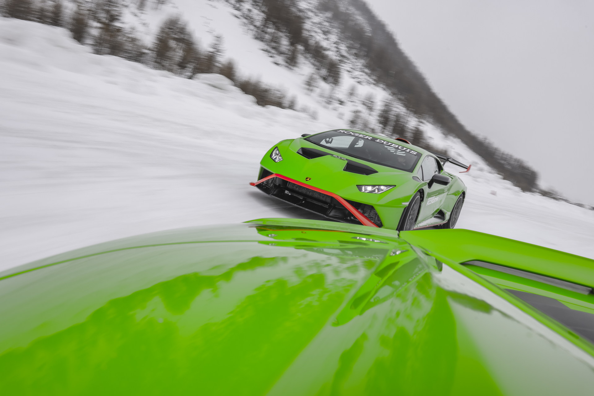 Lamborghinis Just Want To Have Fun In The Snow