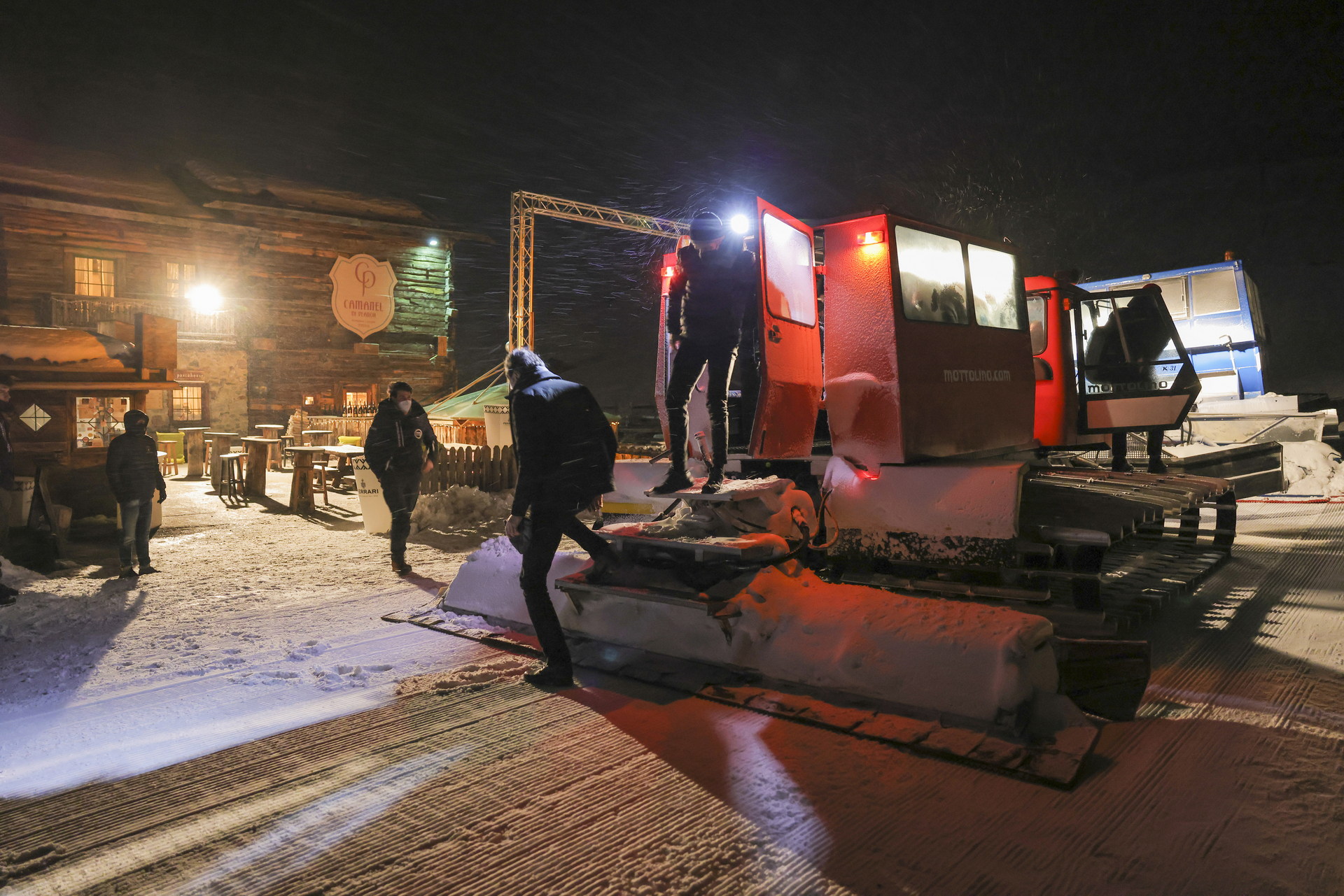 Lamborghinis Just Want To Have Fun In The Snow