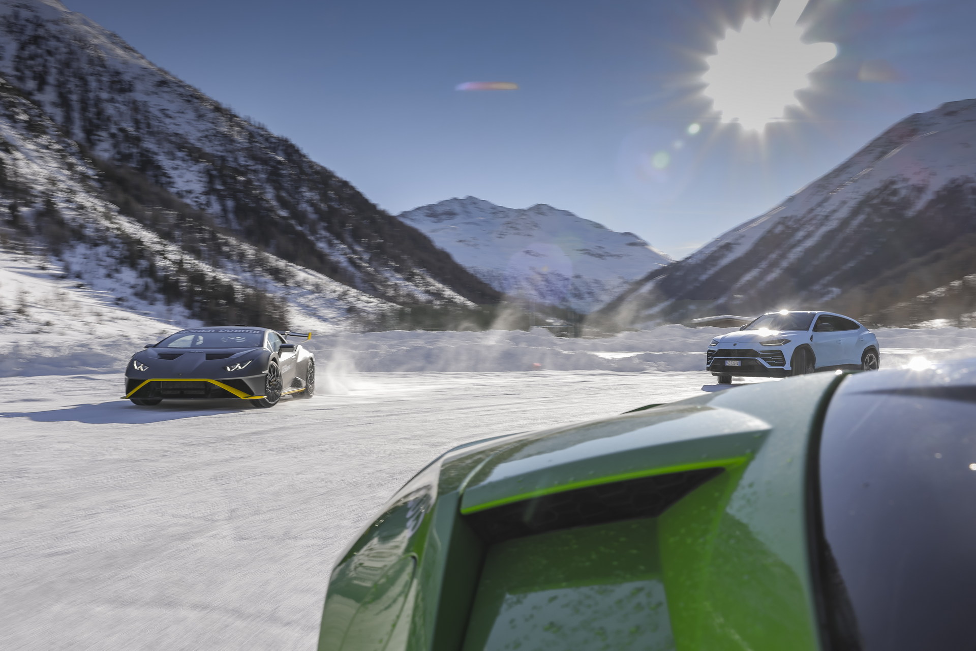 Lamborghinis Just Want To Have Fun In The Snow