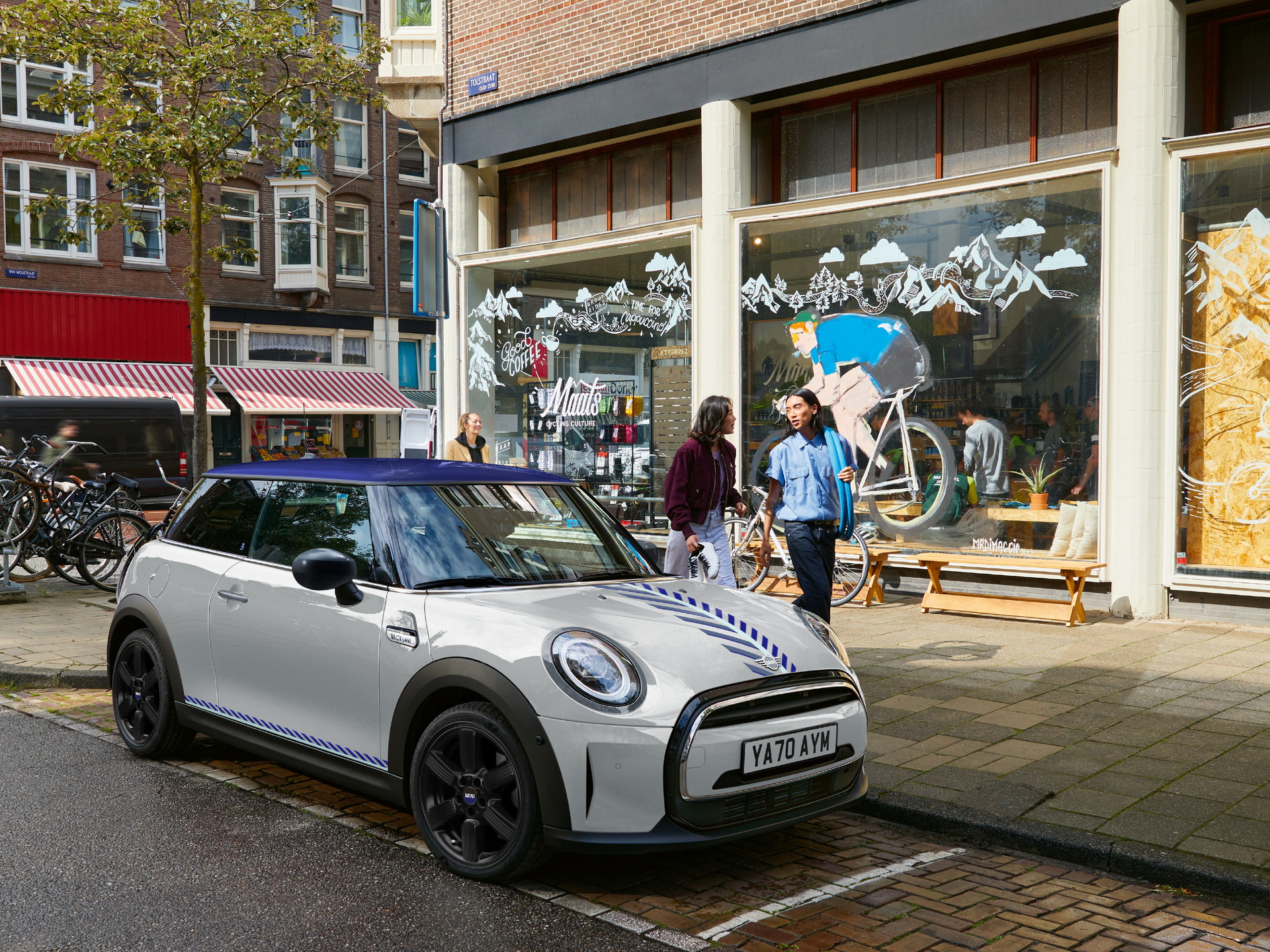 MINI Cooper Brick Lane Edition Brings British Flavor To The Streets Of Japan