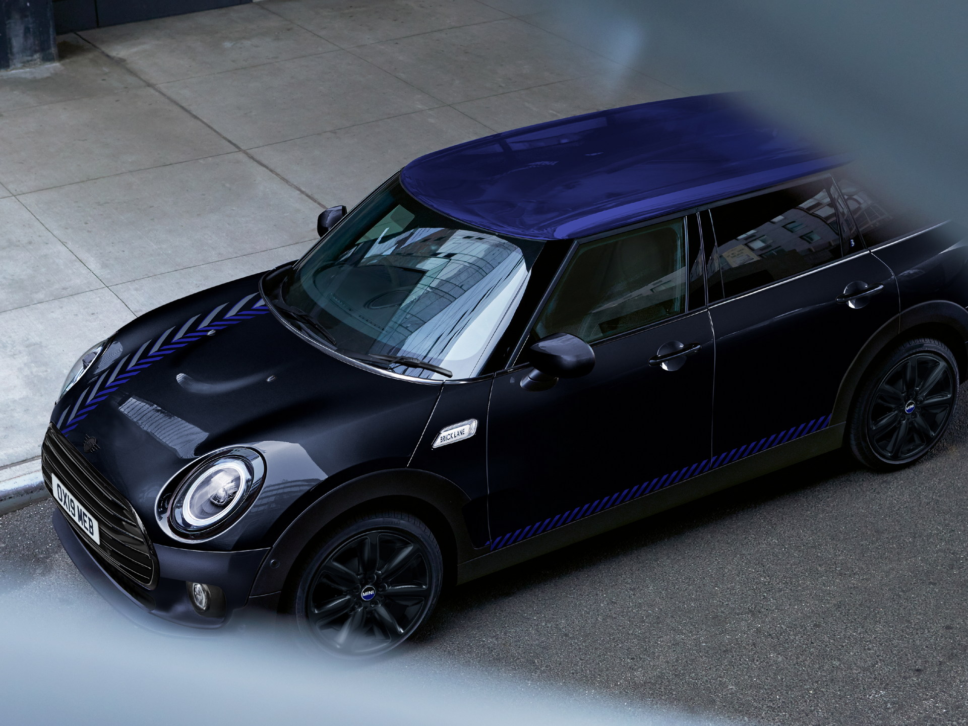 MINI Cooper Brick Lane Edition Brings British Flavor To The Streets Of Japan