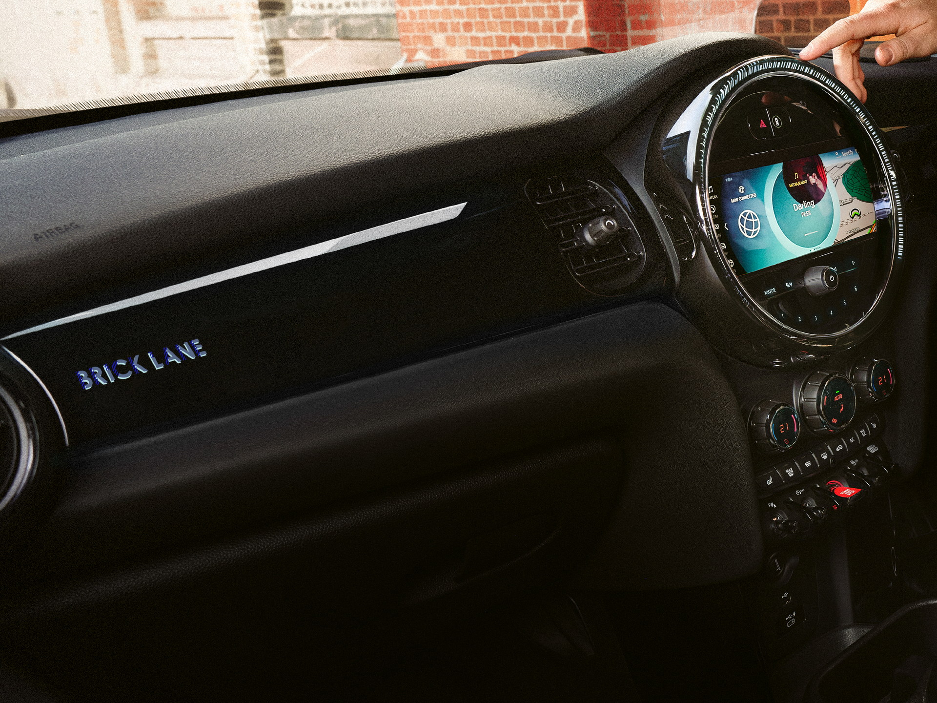 MINI Cooper Brick Lane Edition Brings British Flavor To The Streets Of Japan