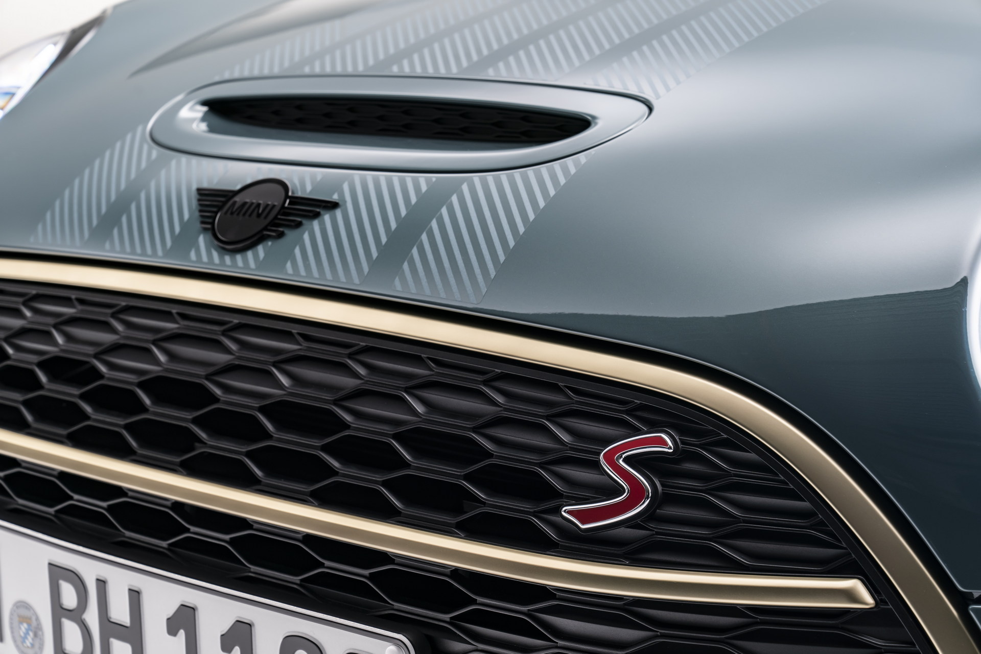 New MINI Edition Models Bring More Distinctive Style To The Entire Range