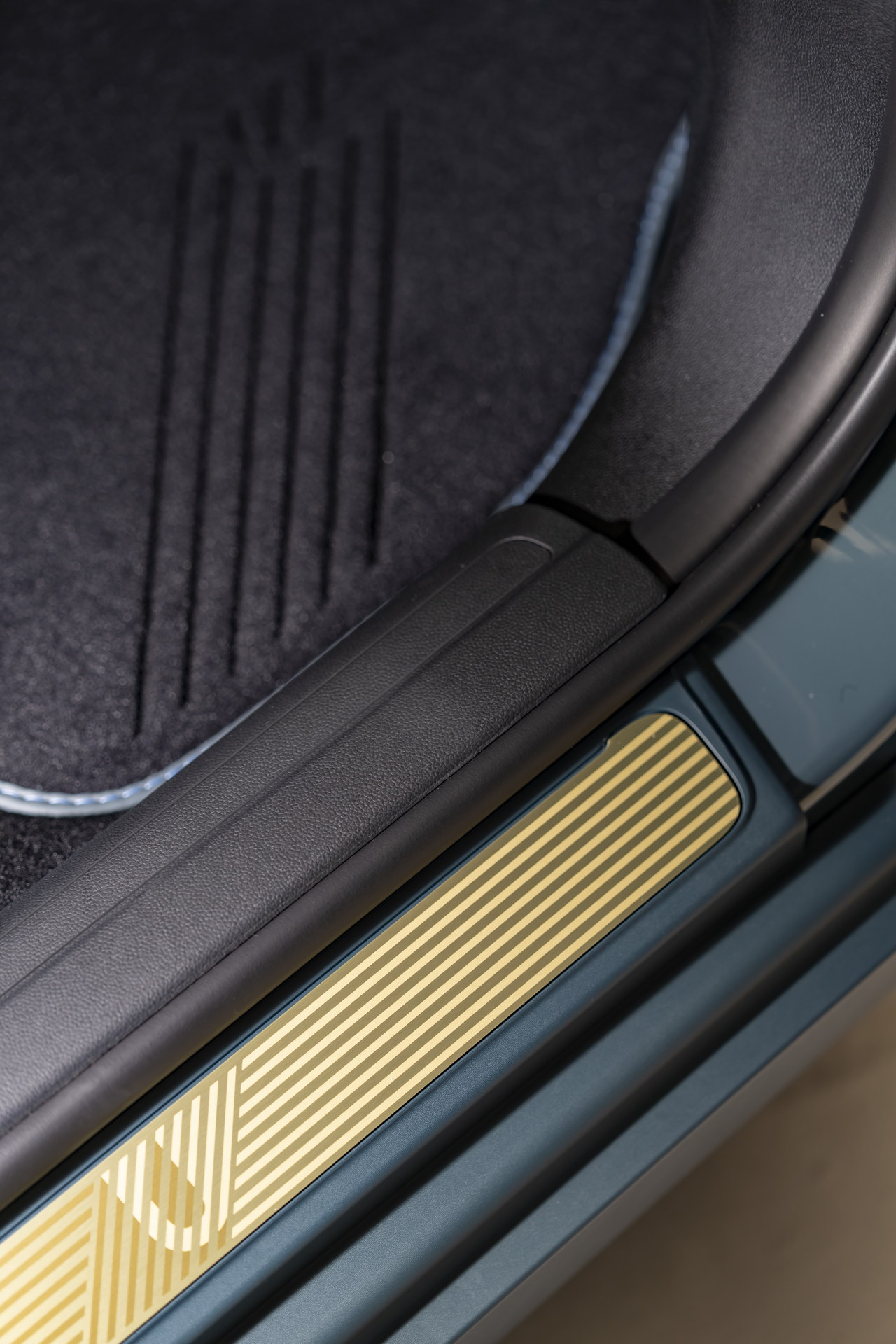 New MINI Edition Models Bring More Distinctive Style To The Entire Range