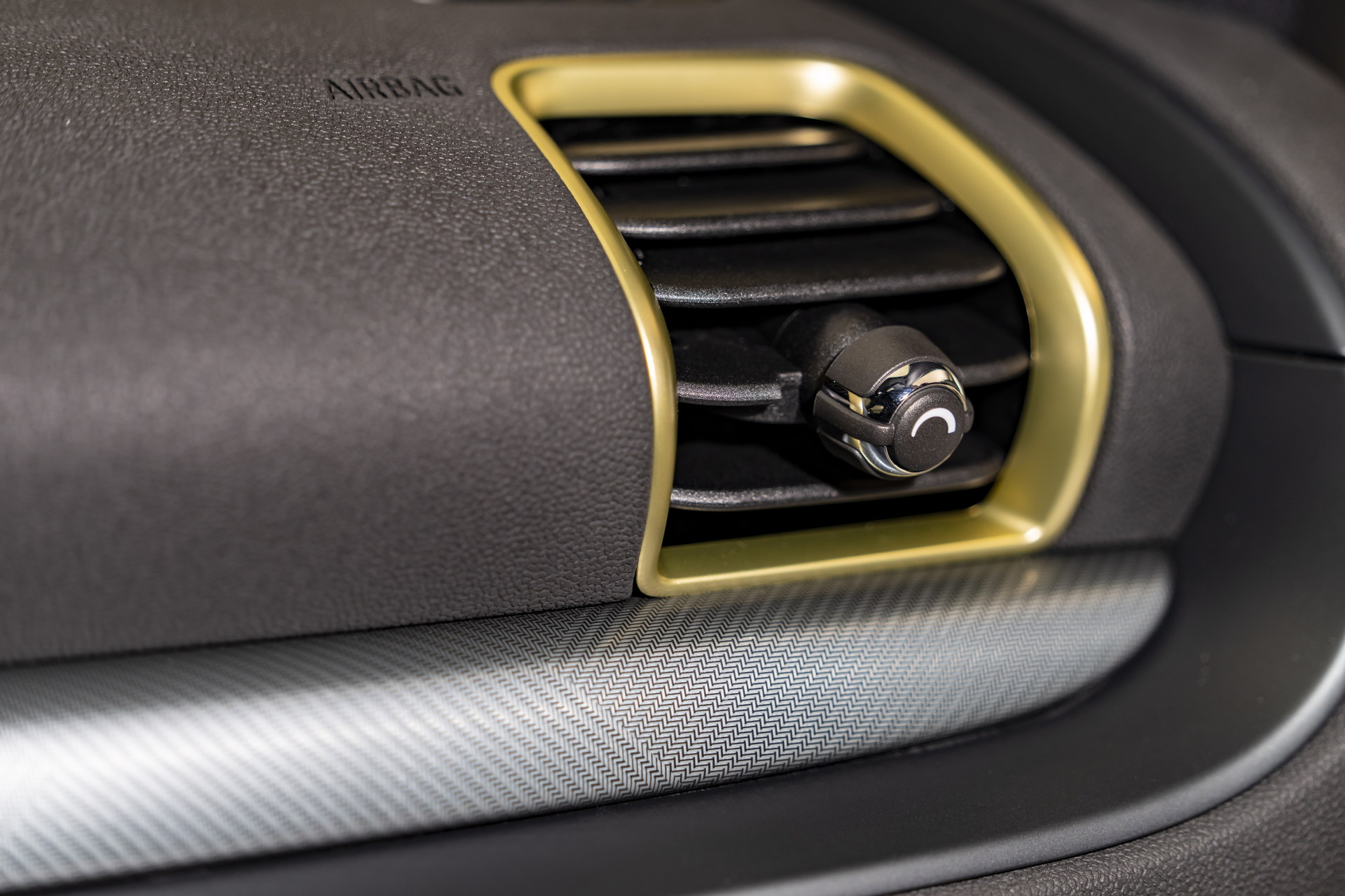 New MINI Edition Models Bring More Distinctive Style To The Entire Range