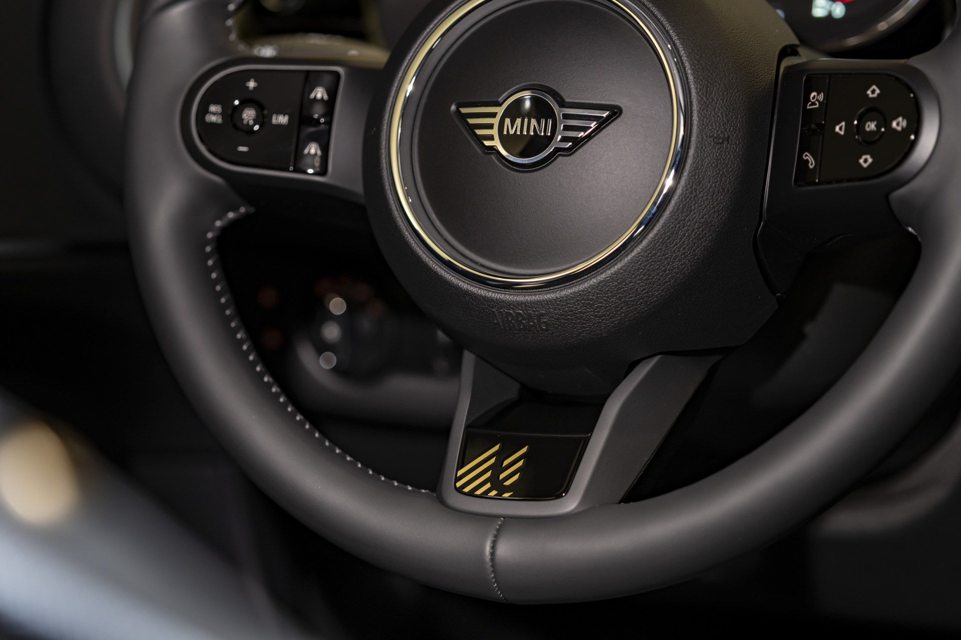 New MINI Edition Models Bring More Distinctive Style To The Entire Range