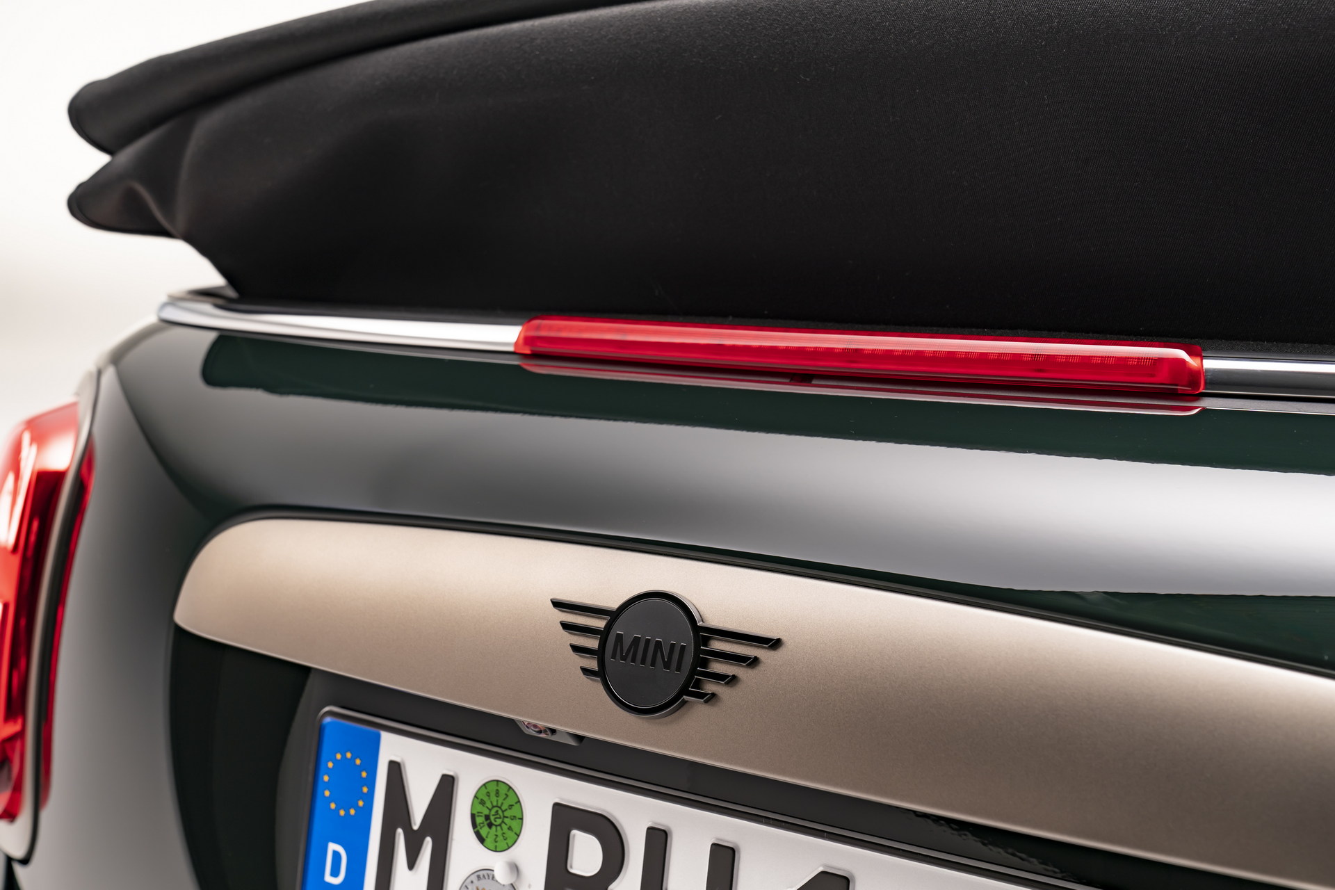 New MINI Edition Models Bring More Distinctive Style To The Entire Range