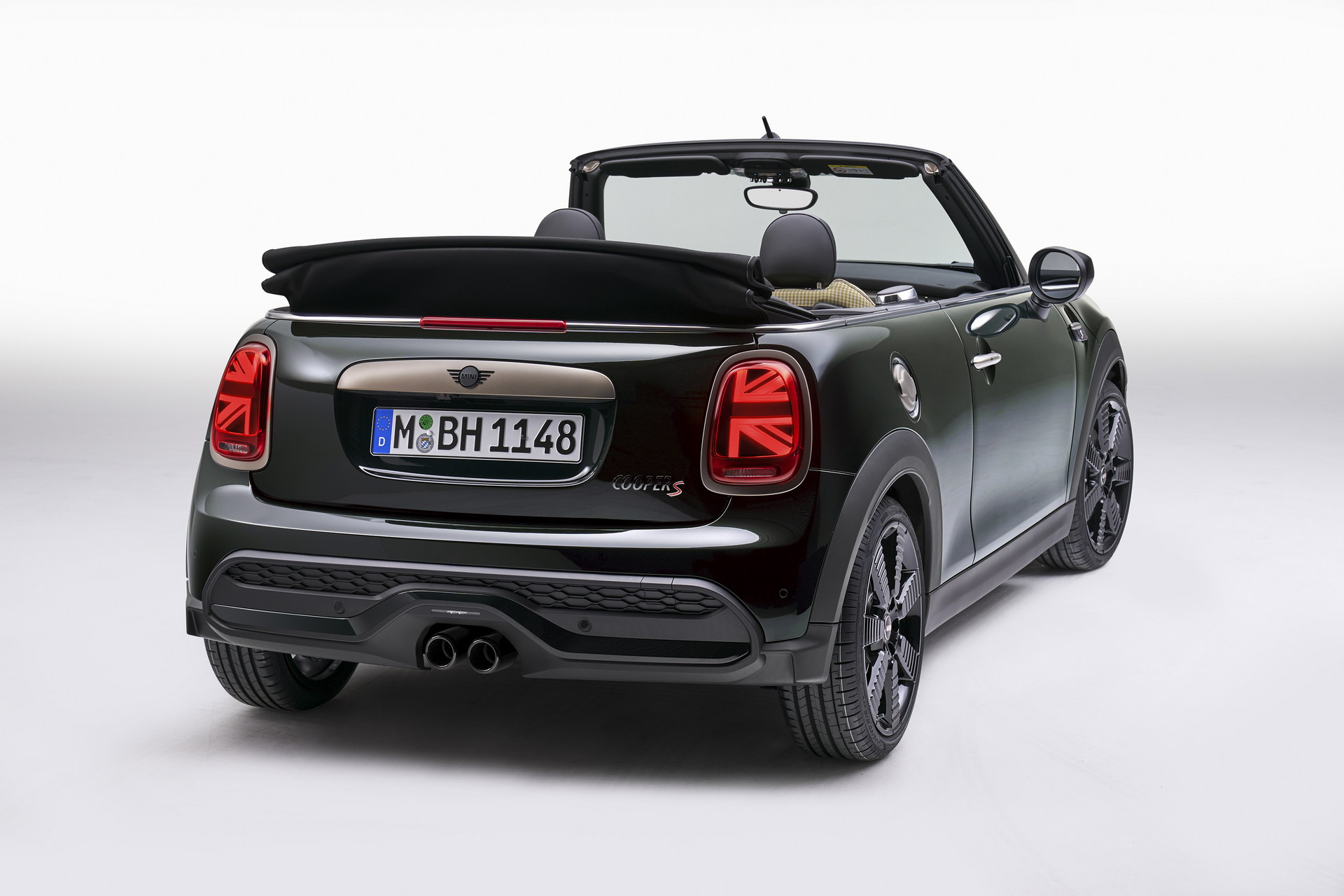 New MINI Edition Models Bring More Distinctive Style To The Entire Range