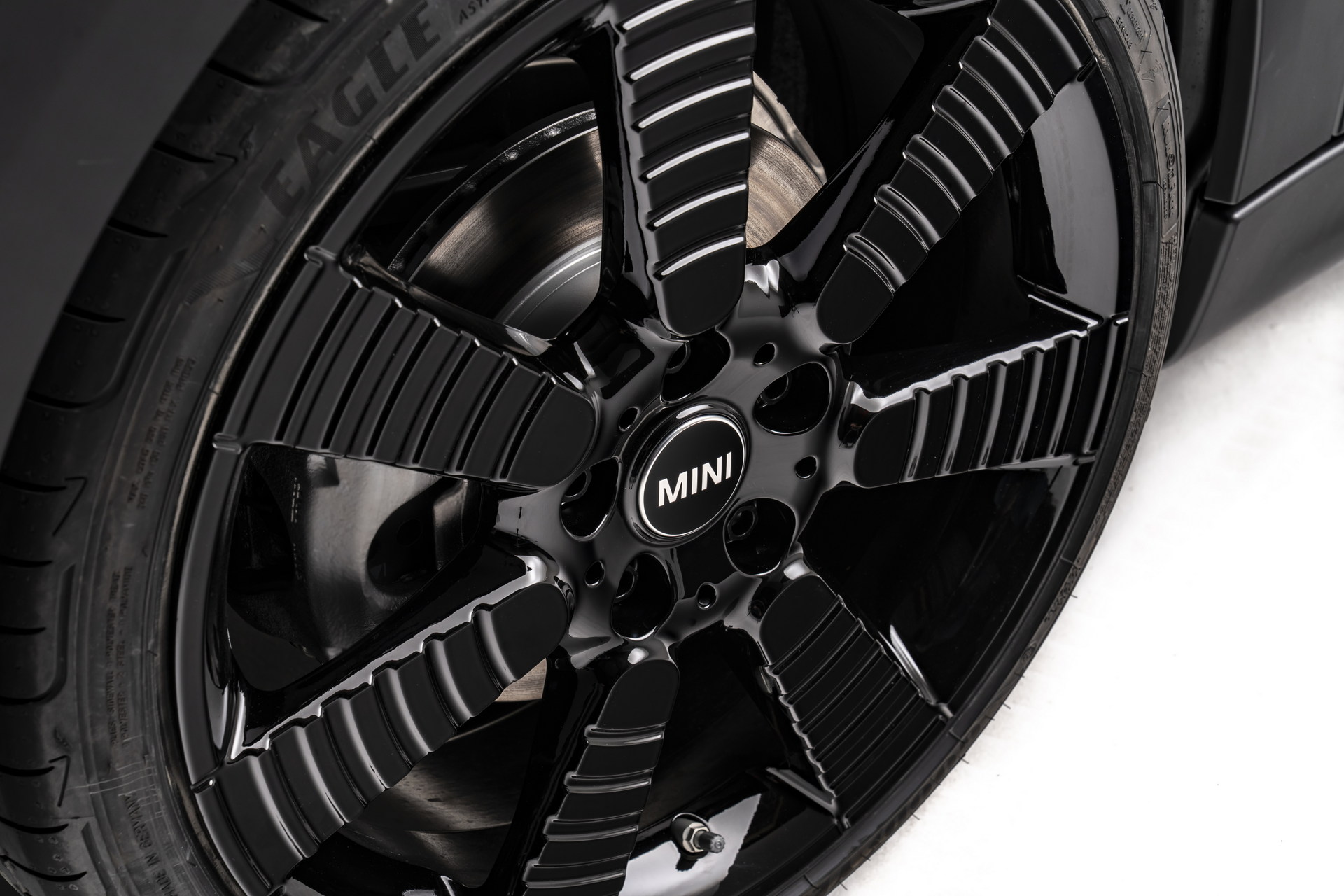 New MINI Edition Models Bring More Distinctive Style To The Entire Range