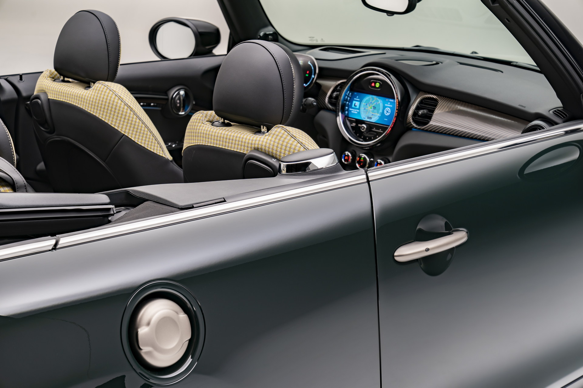 New MINI Edition Models Bring More Distinctive Style To The Entire Range