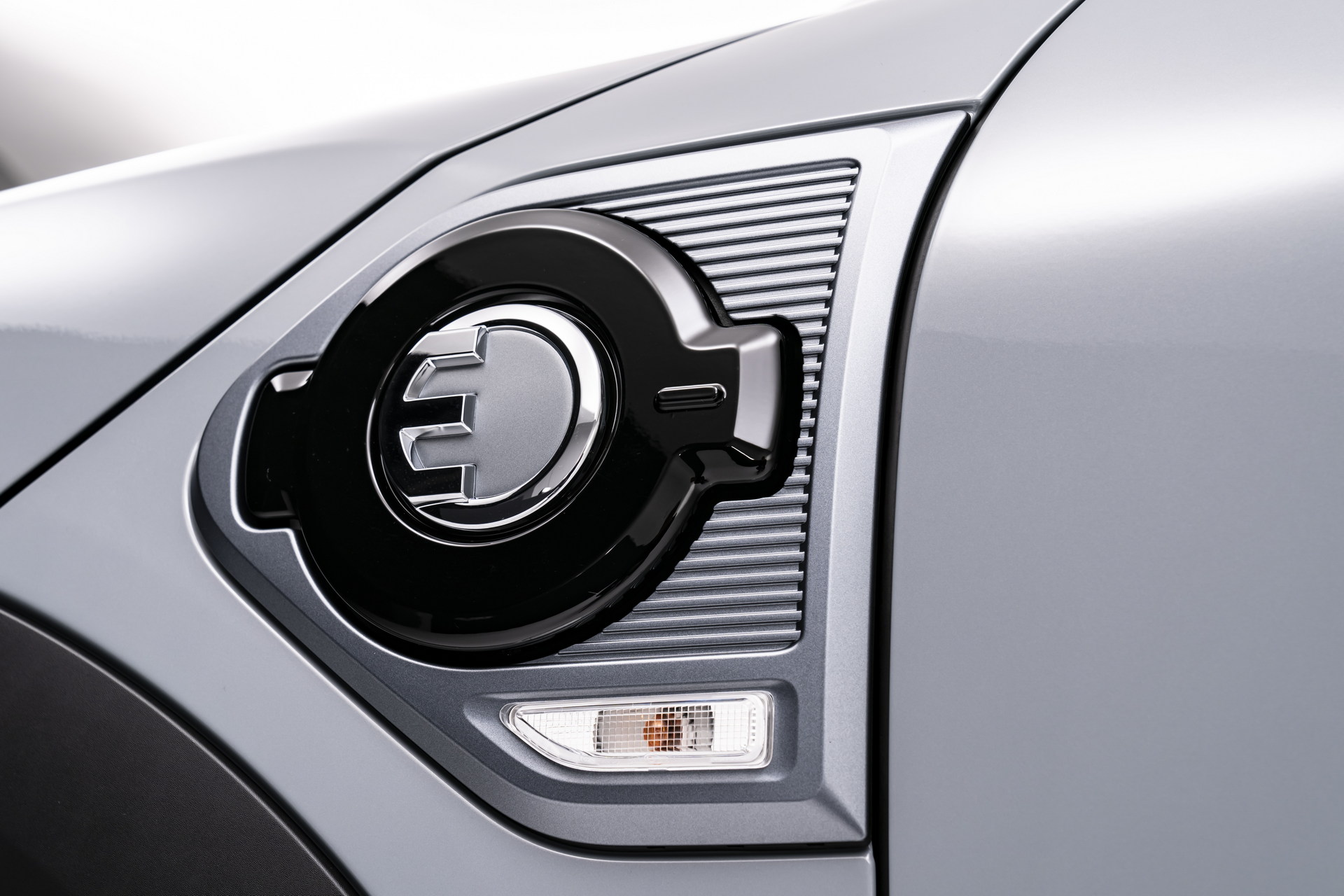 New MINI Edition Models Bring More Distinctive Style To The Entire Range