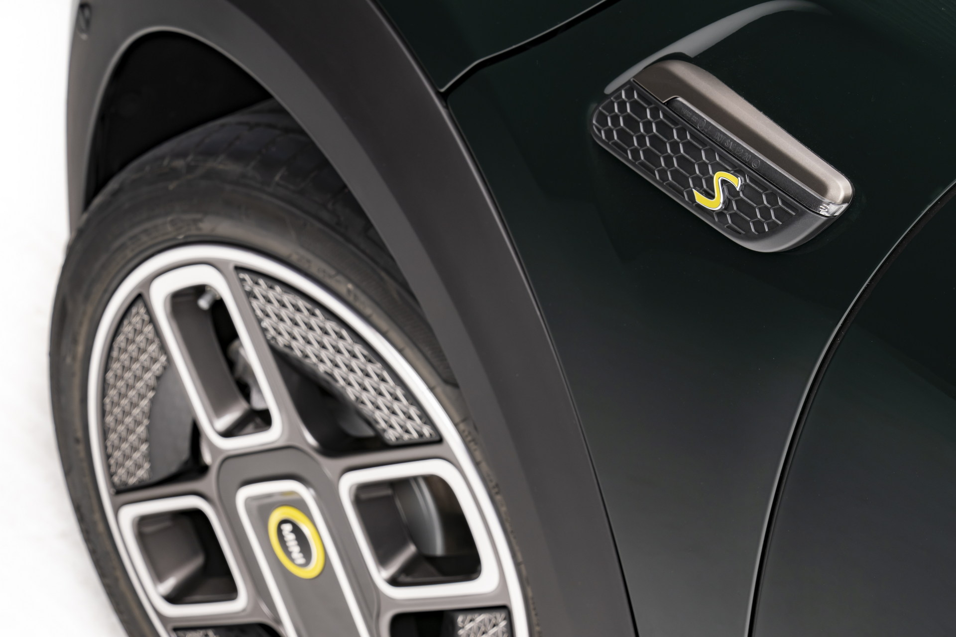 New MINI Edition Models Bring More Distinctive Style To The Entire Range