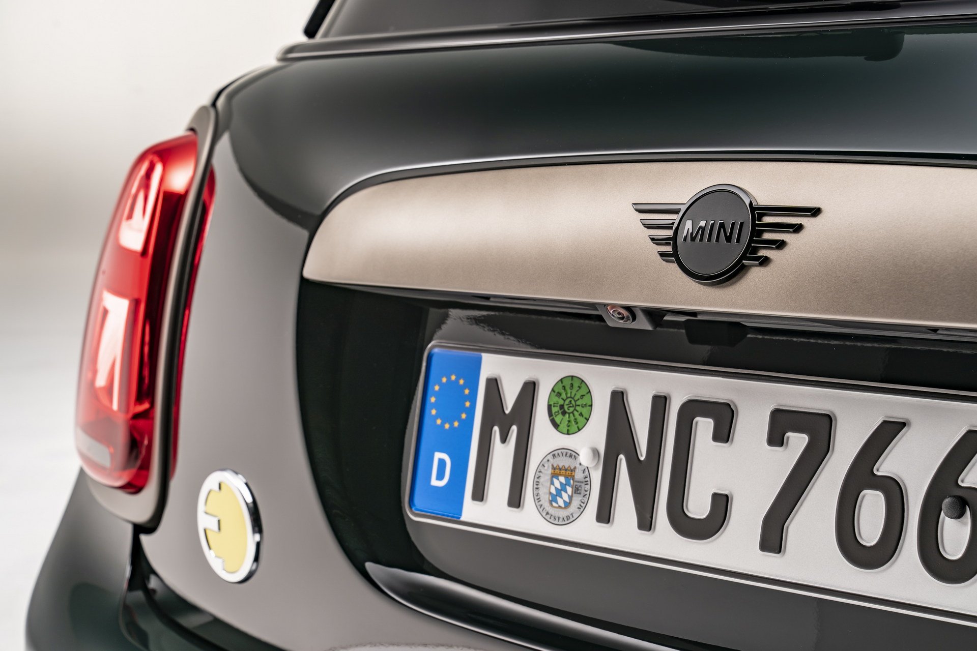 New MINI Edition Models Bring More Distinctive Style To The Entire Range