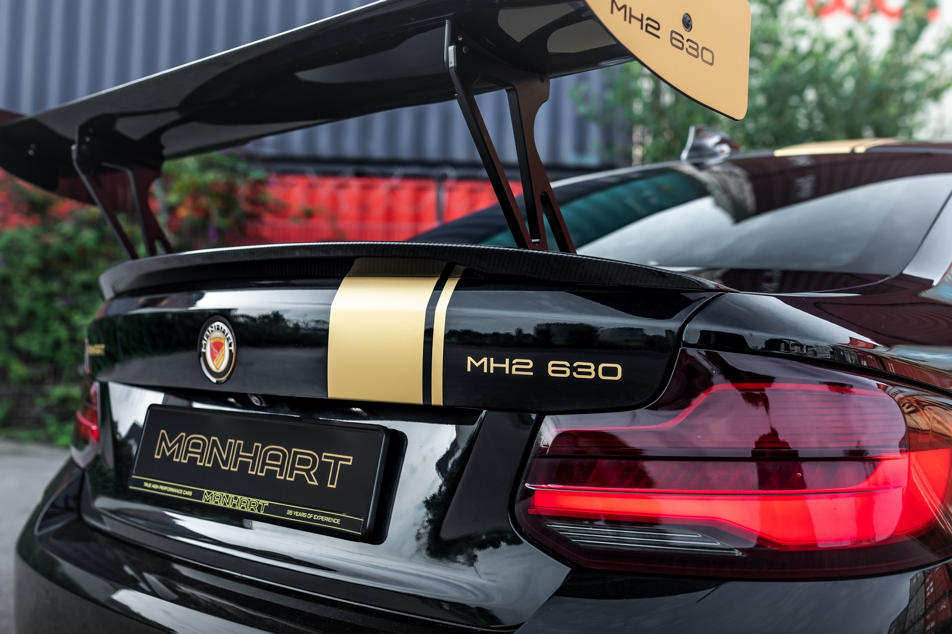 Manhart’s BMW M2 Has 630 HP And M4 GT4 Racing Brakes