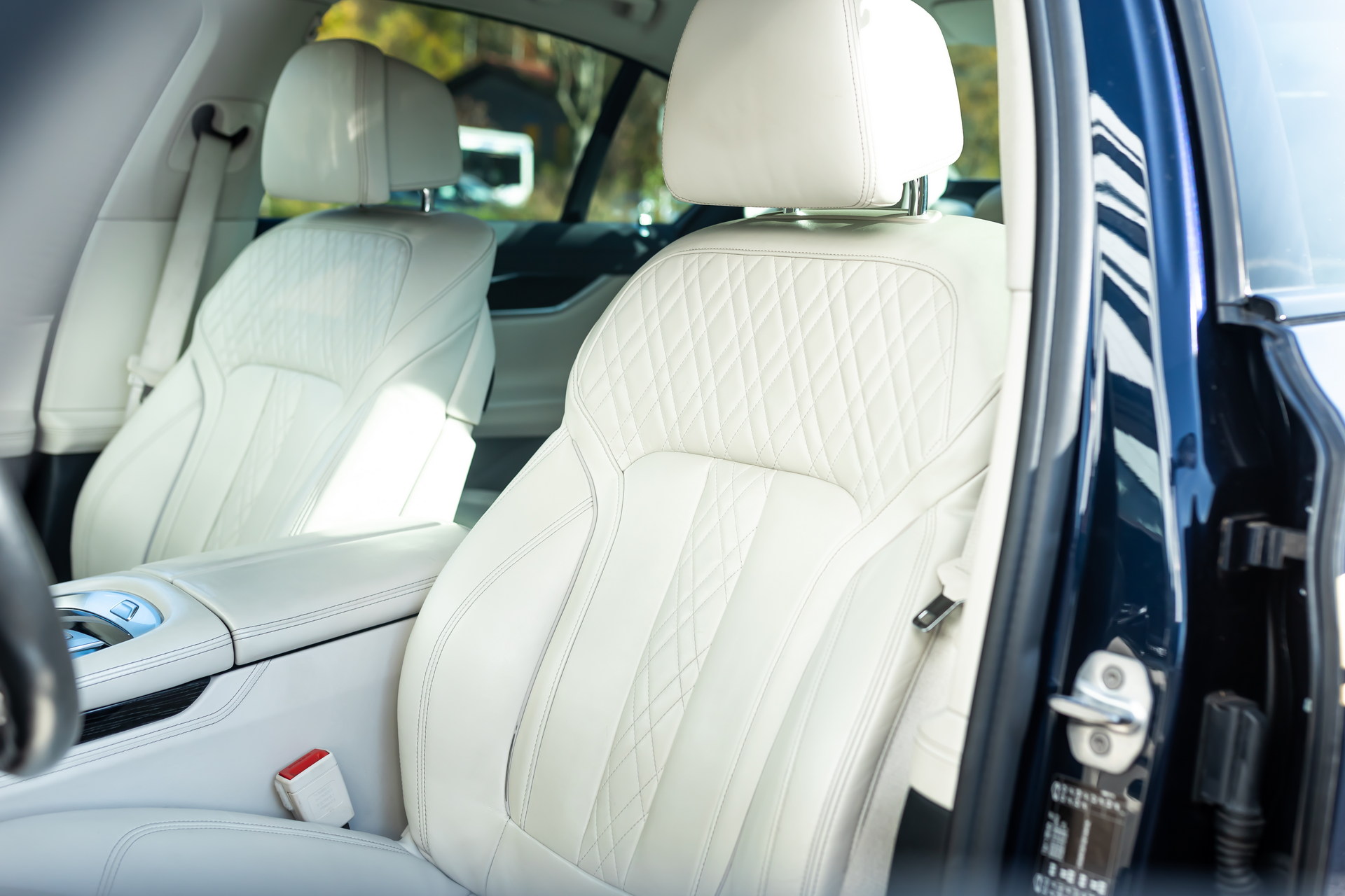 Manhart’s New MH7 400d Is A Diesel-Powered BMW 7-Series With 400 HP