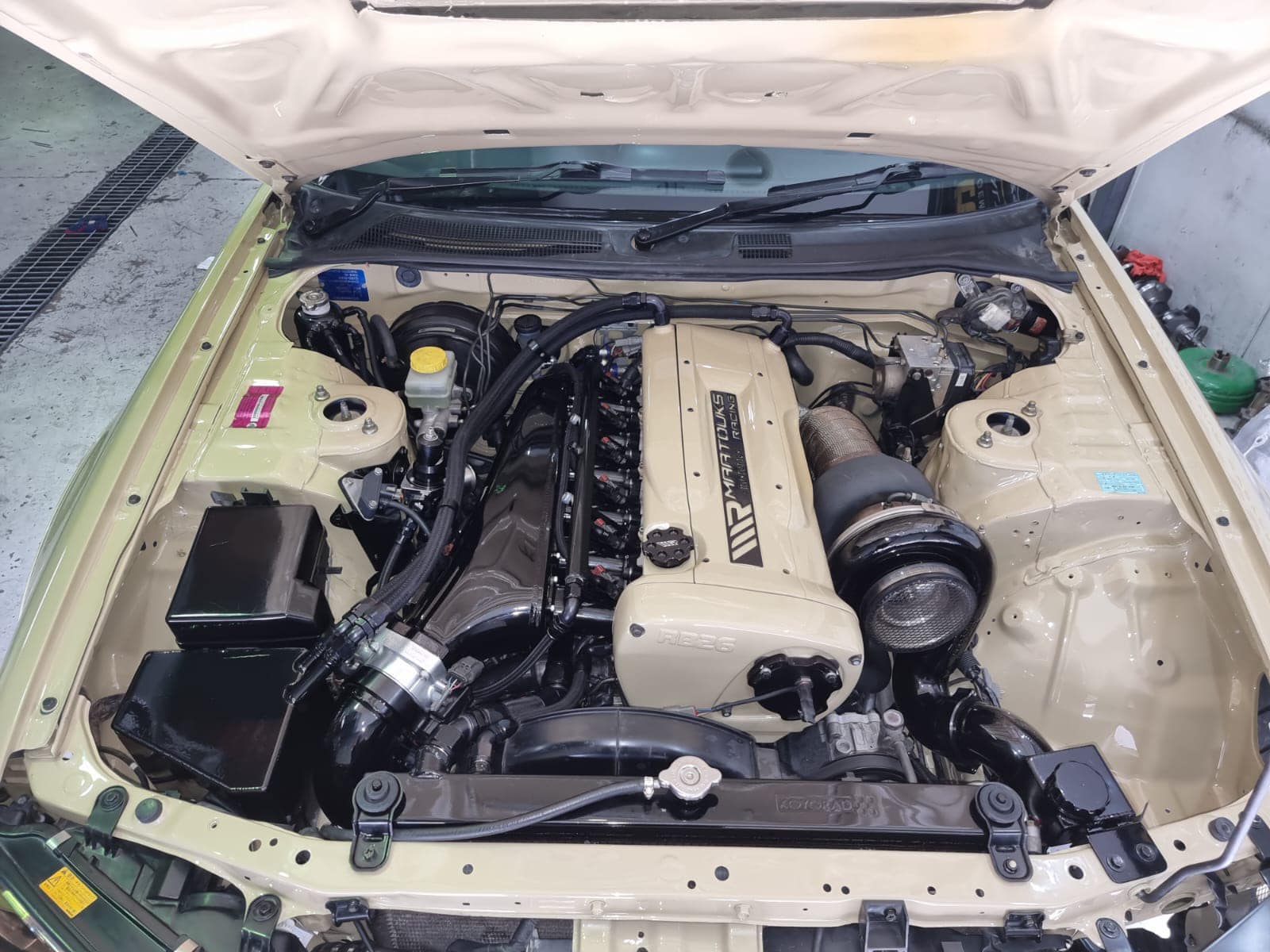 Tan-Colored Nissan Skyline R34 GT-R With 1,150 HP Would Look Right At Home In A Desert