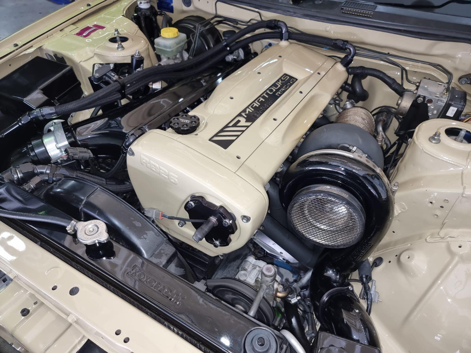 Tan-Colored Nissan Skyline R34 GT-R With 1,150 HP Would Look Right At Home In A Desert