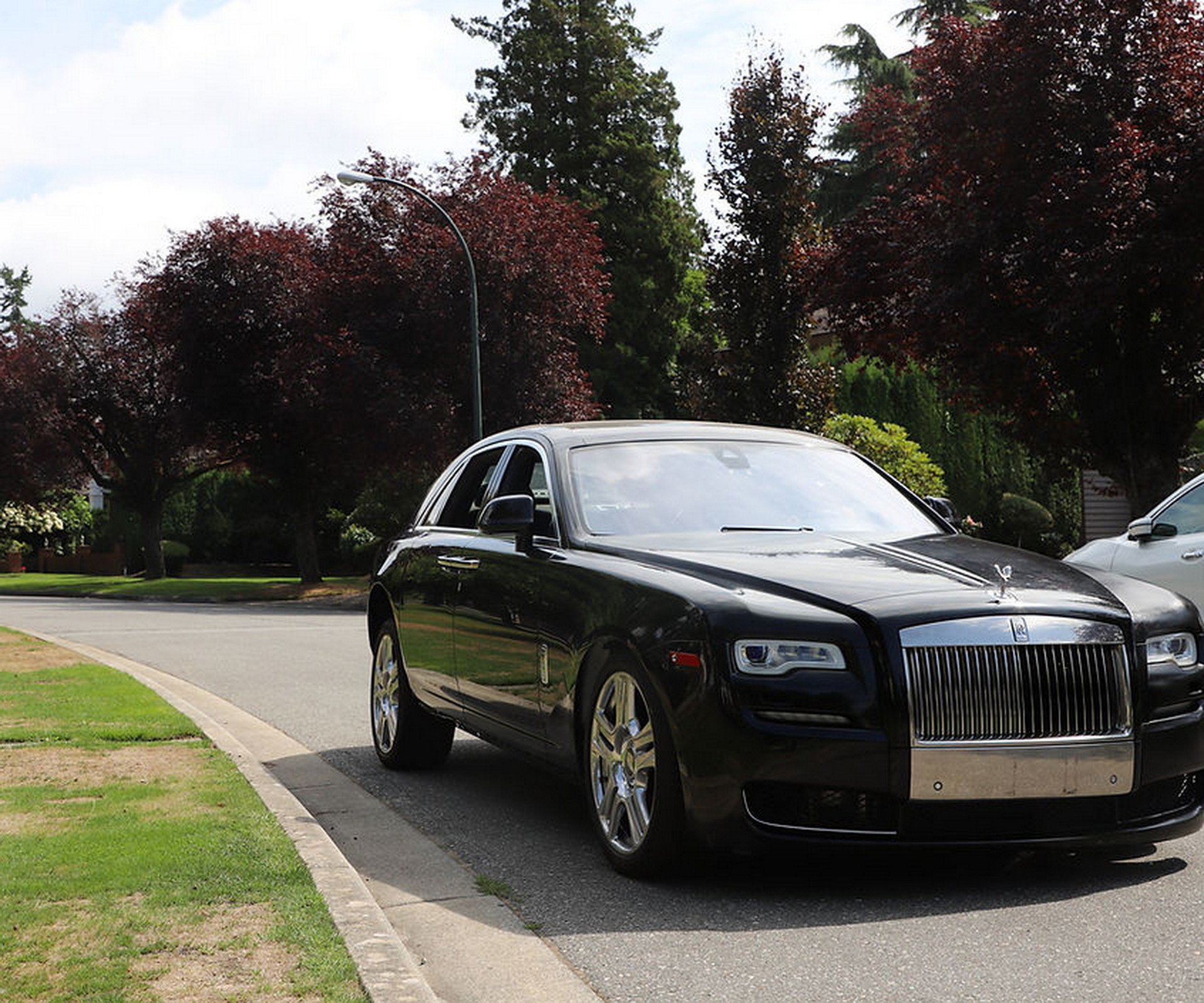 Canadian Businessman Sells House To Fund His Own Rolls-Royce Electromod Project