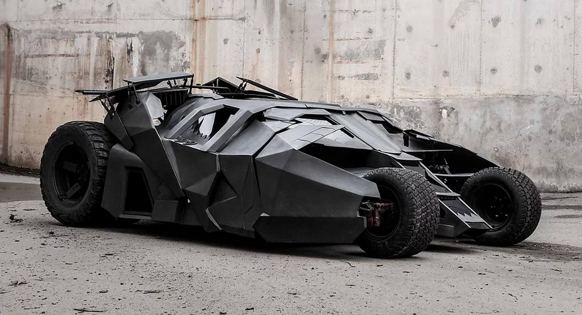 The Dark Knight Goes Green With This Electric Batmobile Tumbler Replica |  Carscoops