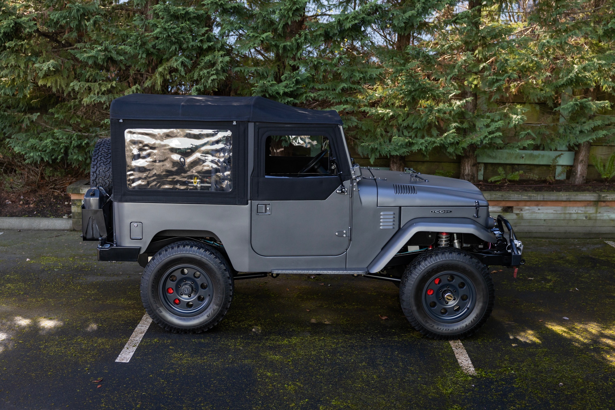 This 1962 Toyota FJ40 Land Cruiser By ICON Is Dripping With Old-School Appeal