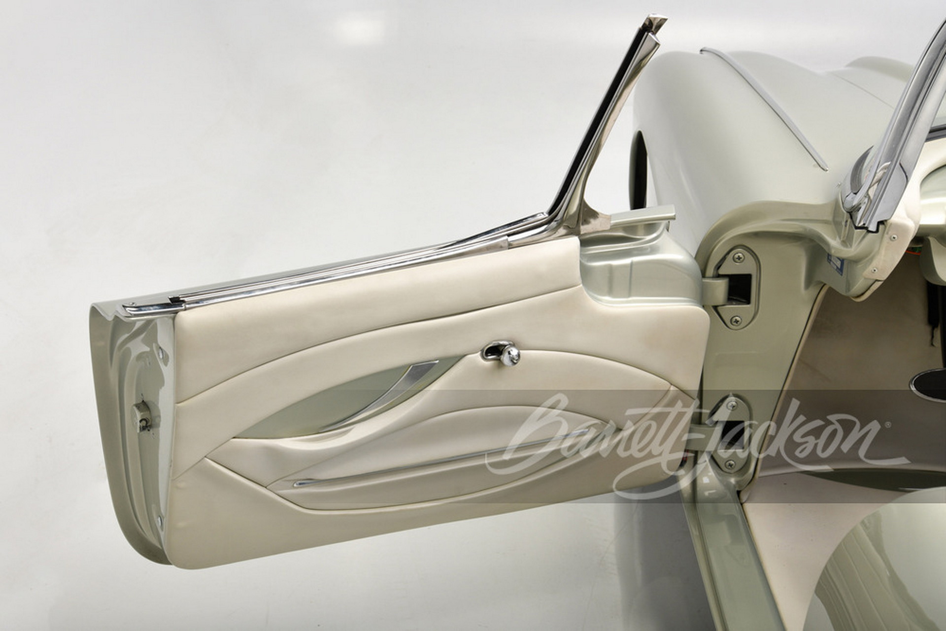 Two Custom Chevrolet C1 Corvettes Up For Auction Offer A Combined 1,155 HP